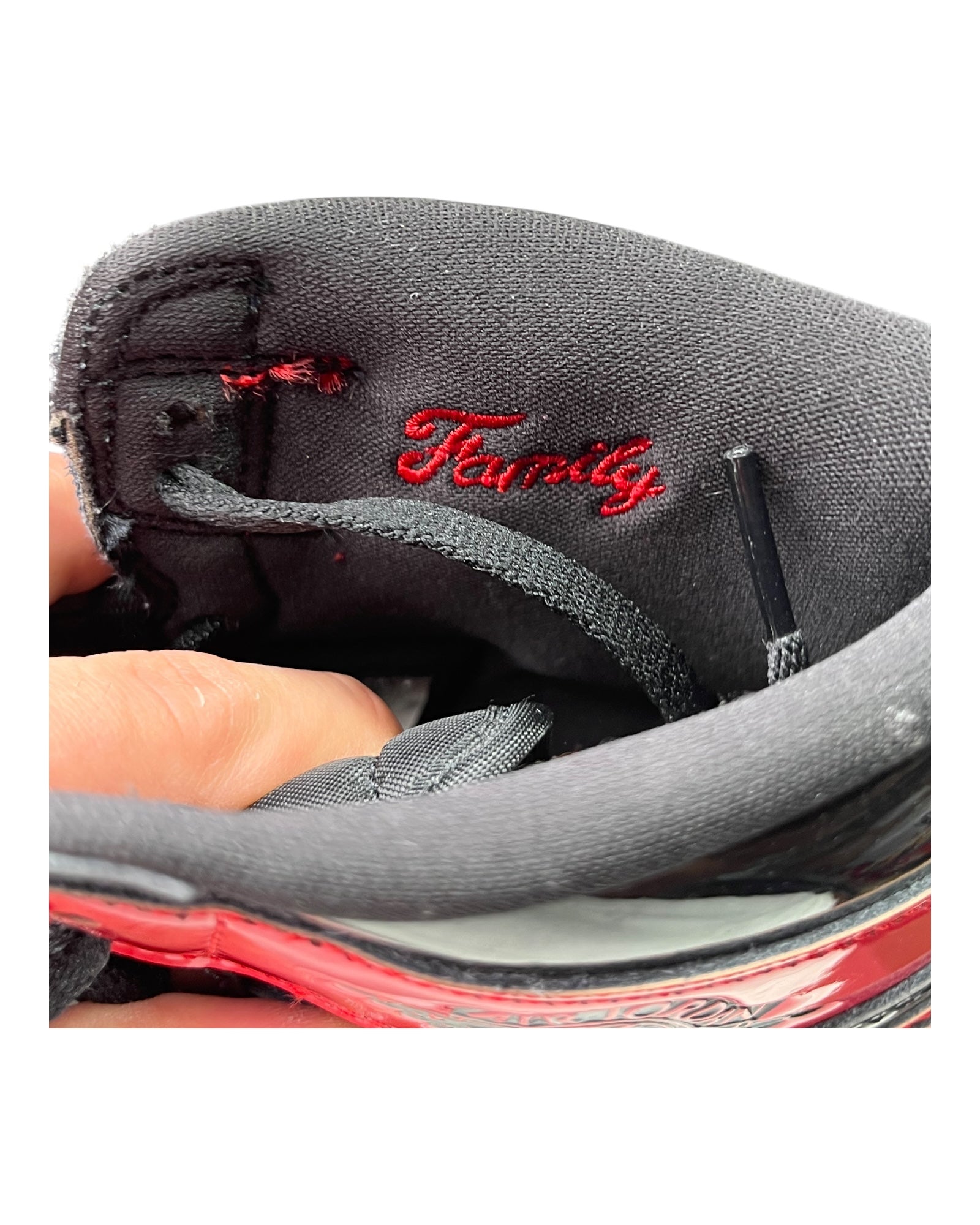 Jordan 1 Retro High OG Patent Bred (44EU)