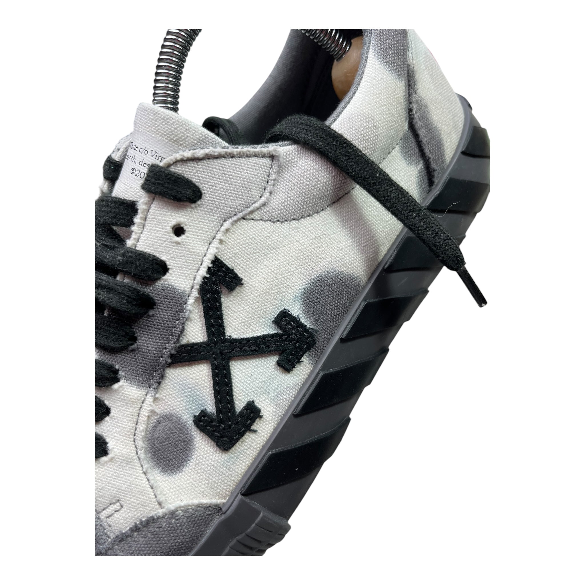 Off-White Vulcanized (43EU)