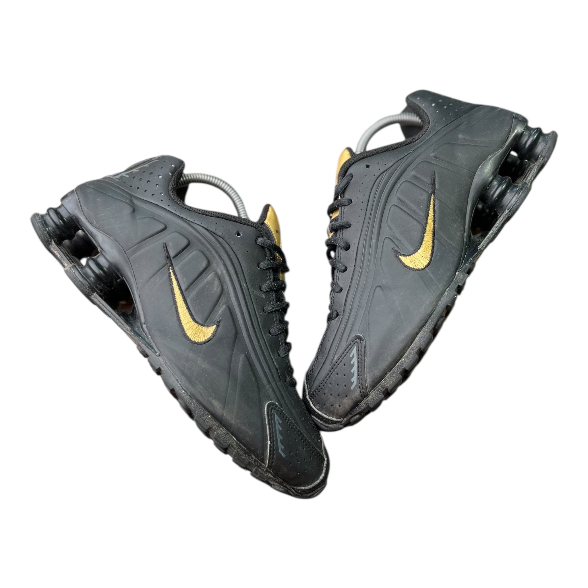 Nike Shox R4 Black Metallic Gold (40EU)