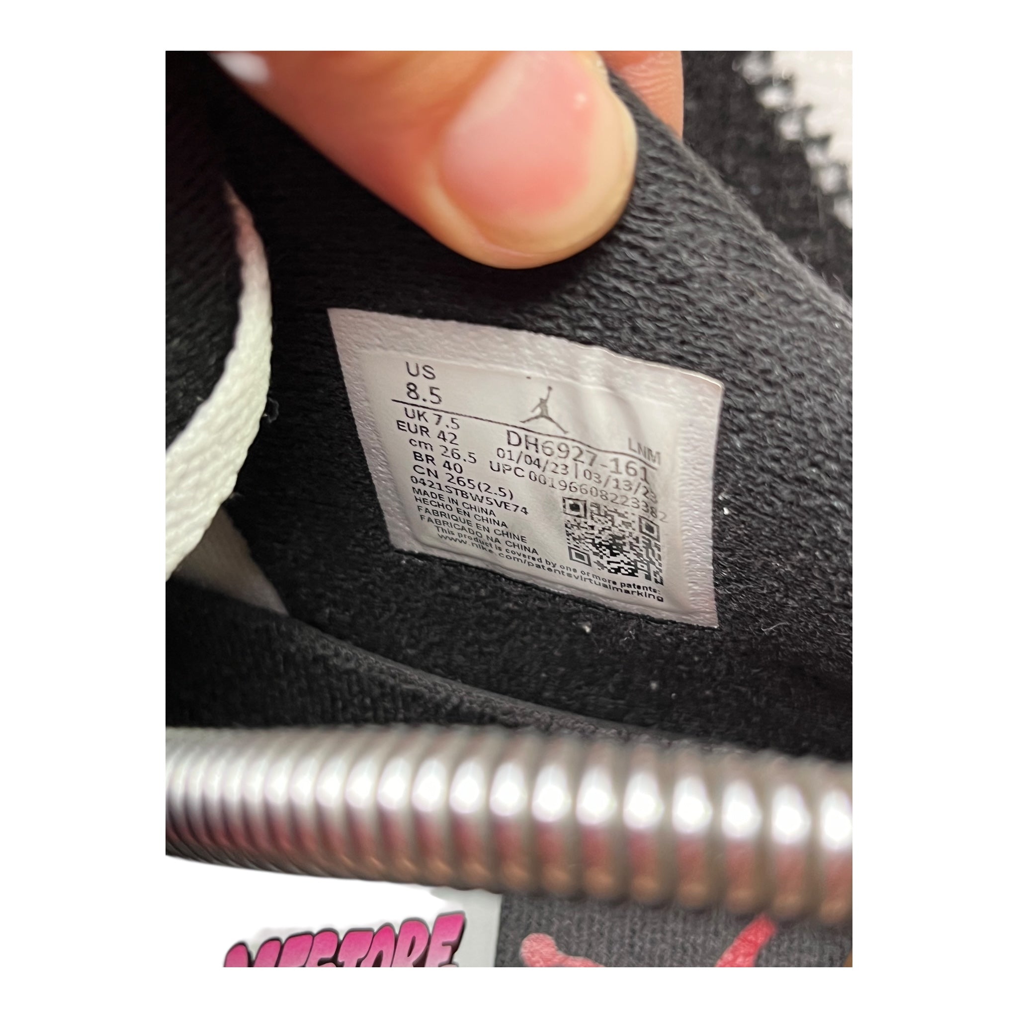 Jordan 4 Retro Red Cement (42EU)