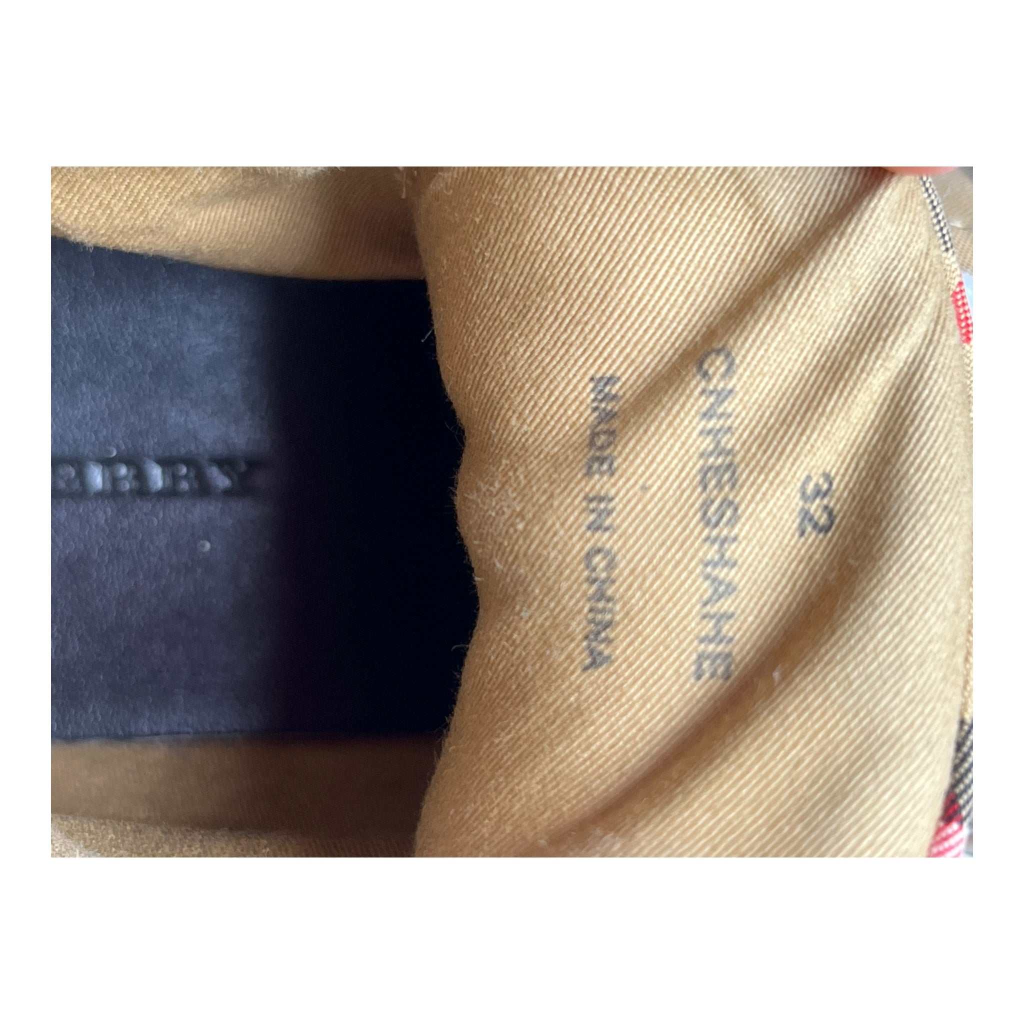 Burberry Kids (32EU)