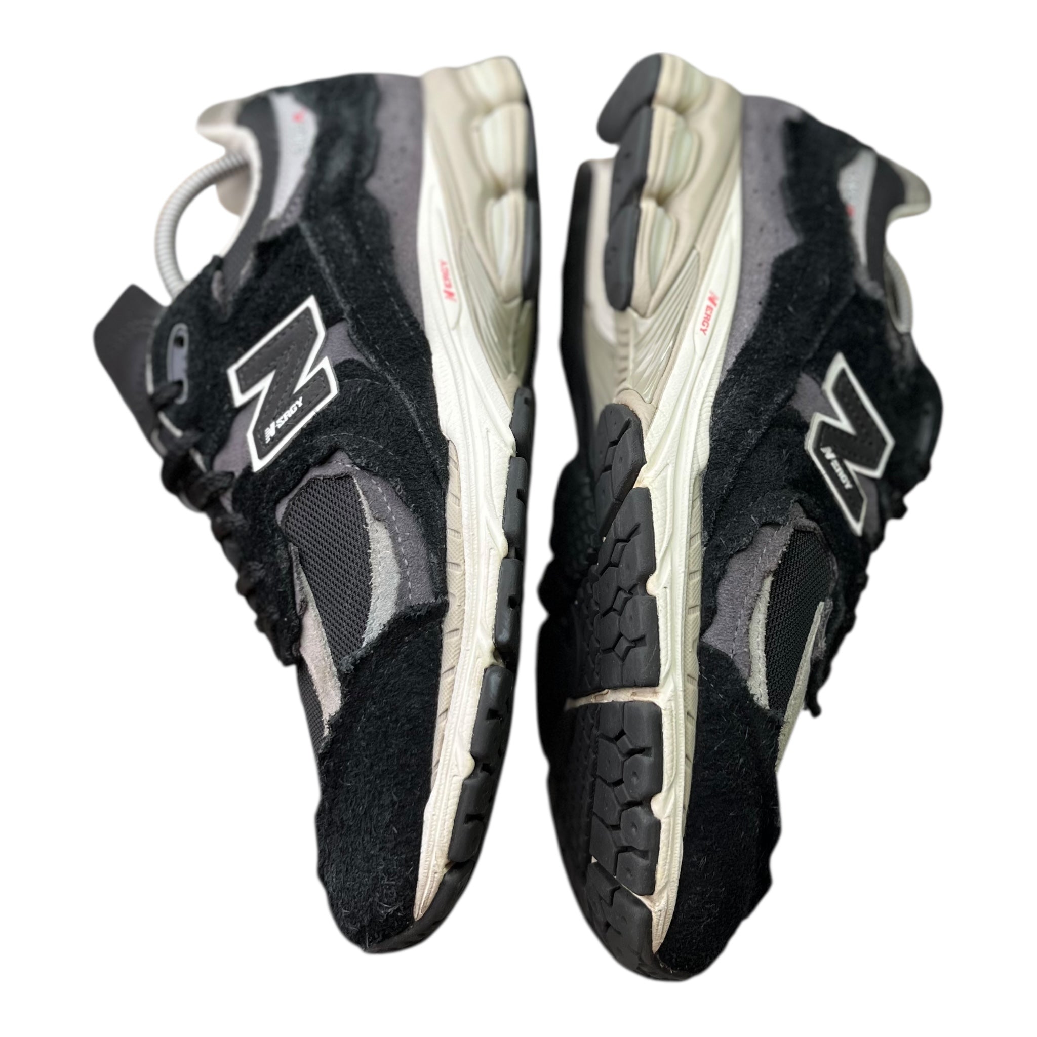 New Balance 2002R Schutzpaket Schwarz Grau (42EU)