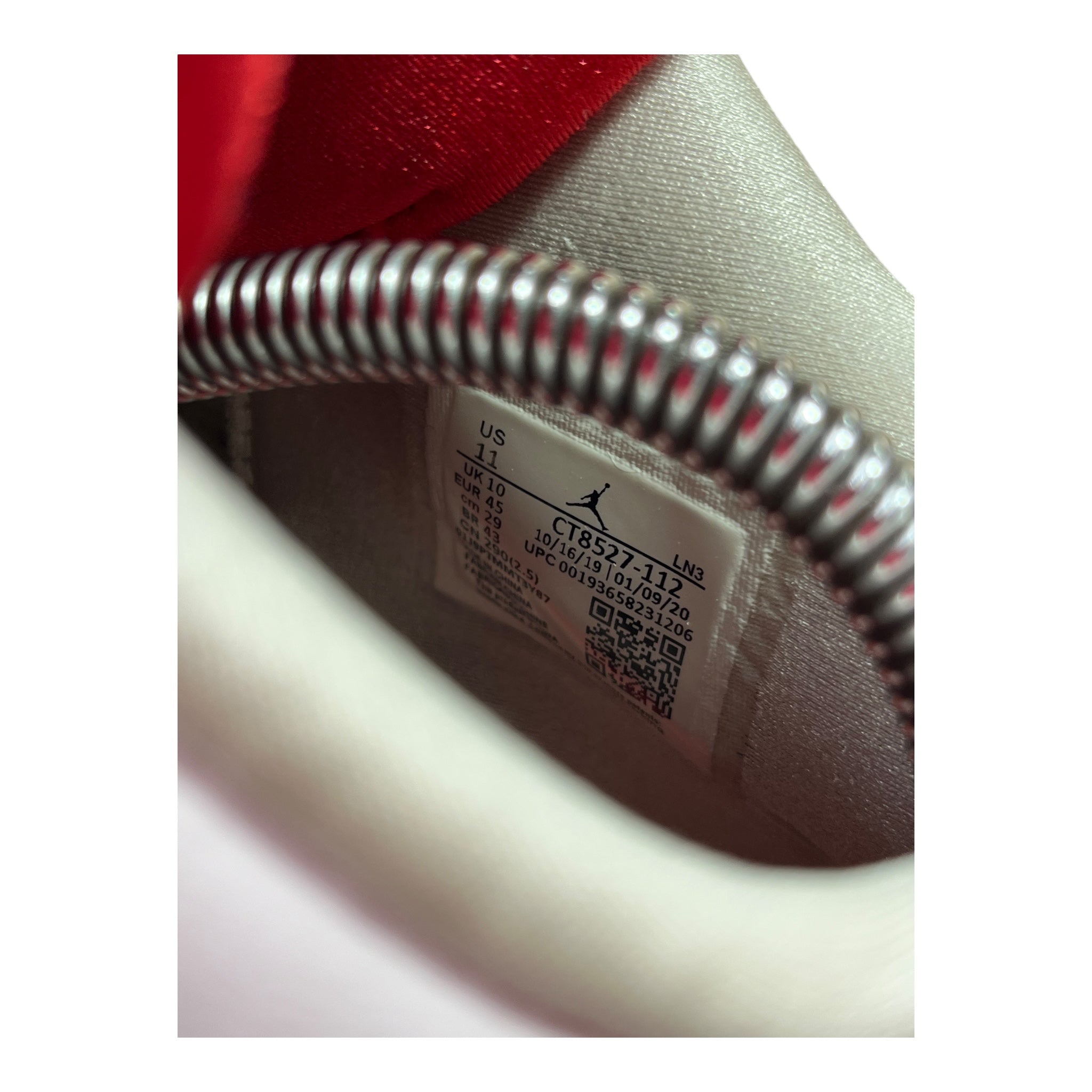 Jordan 4 Retro Metallic Red (45EU)
