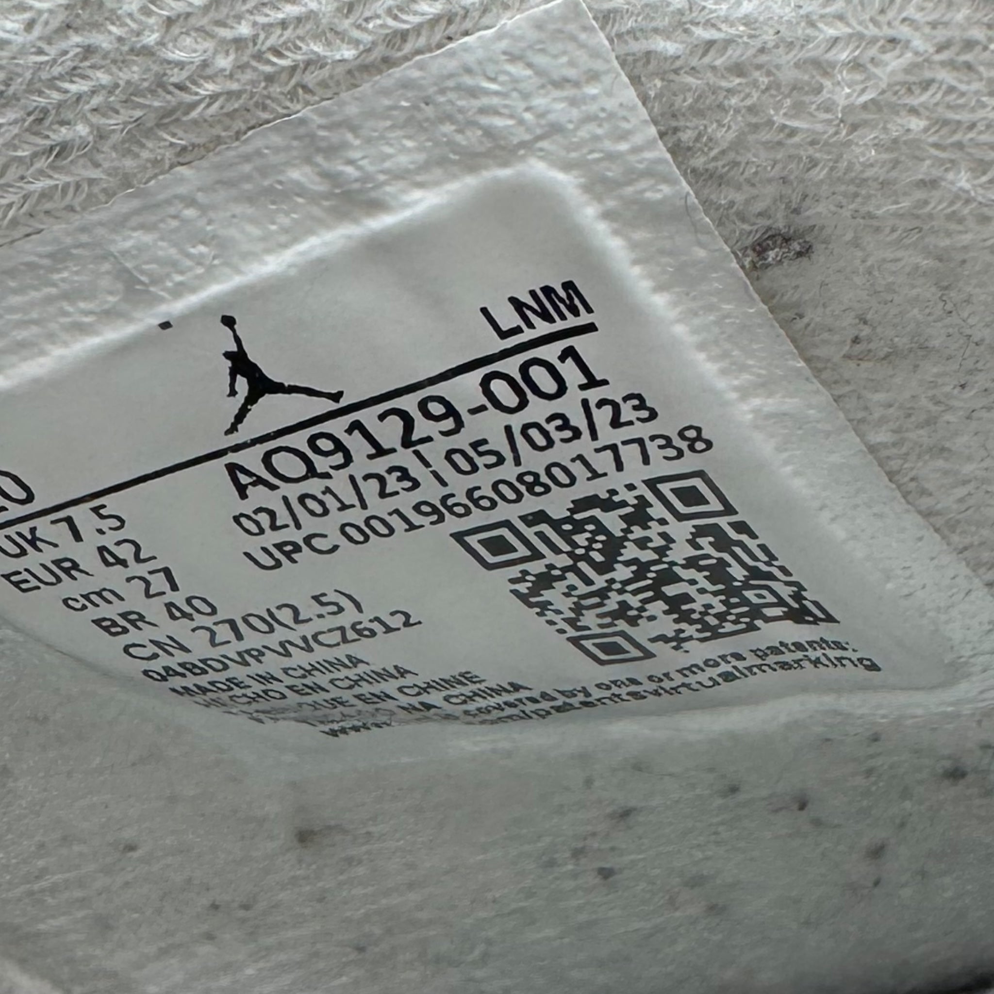 Jordan 4 Frozen Moments (42EU)