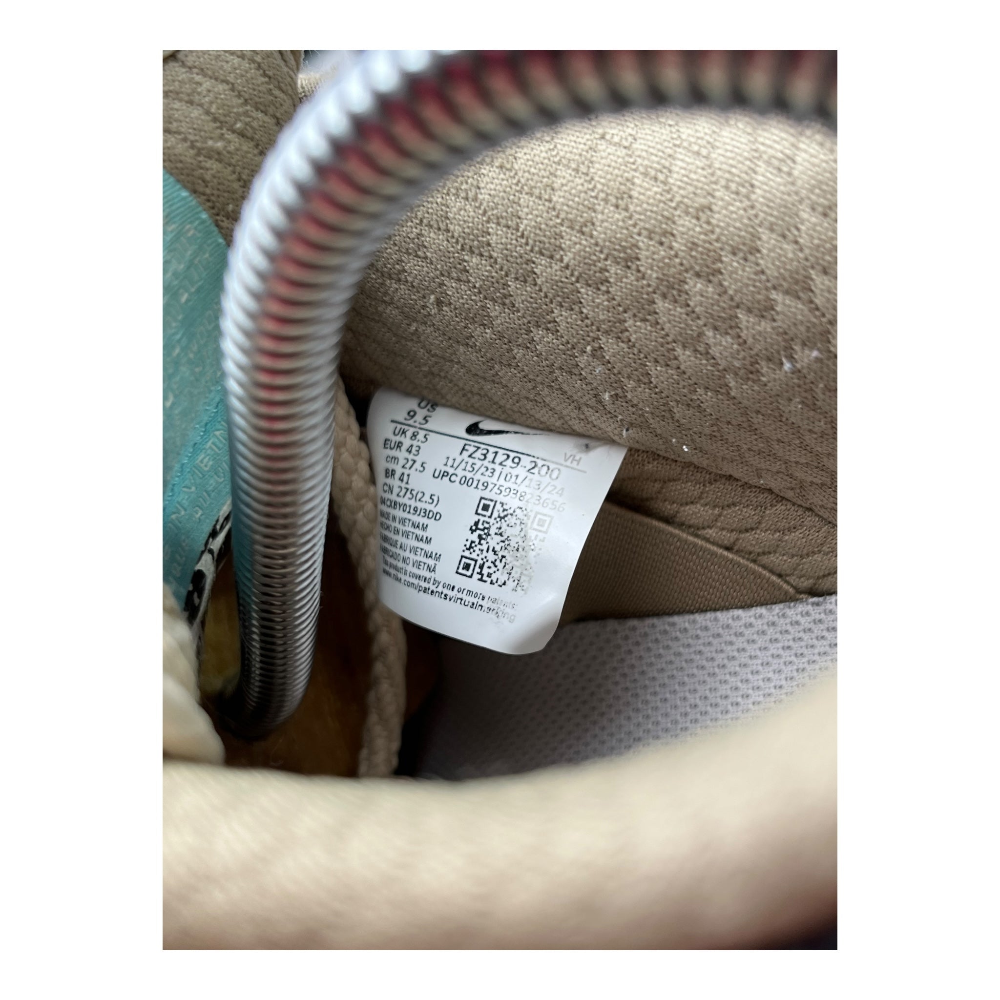 Nike Dunk Low SB Big Money Savings (43EU)