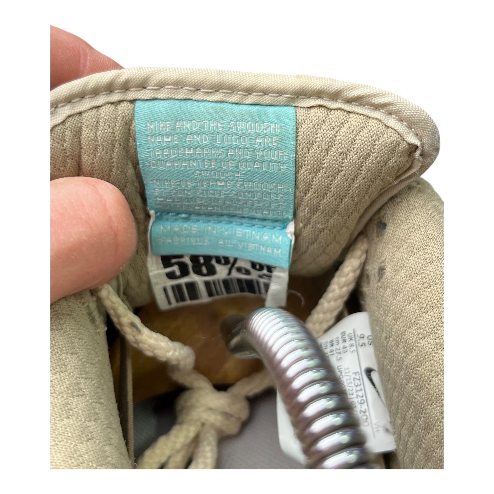 Nike Dunk Low SB Big Money Savings (43EU)