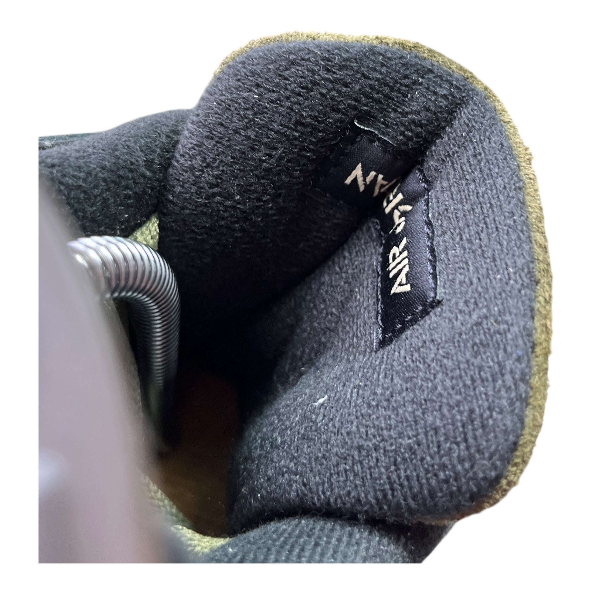 Jordan 4 Retro Craft Medium Olive (44EU)
