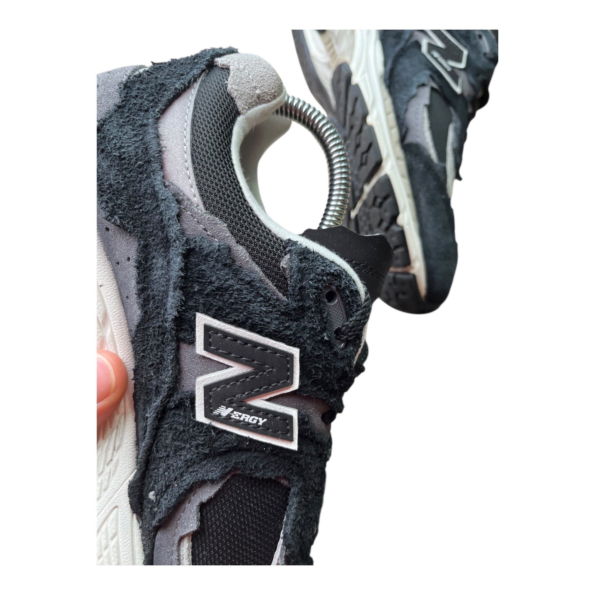 New Balance 2002R Protection Pack Black Grey (40.5EU)