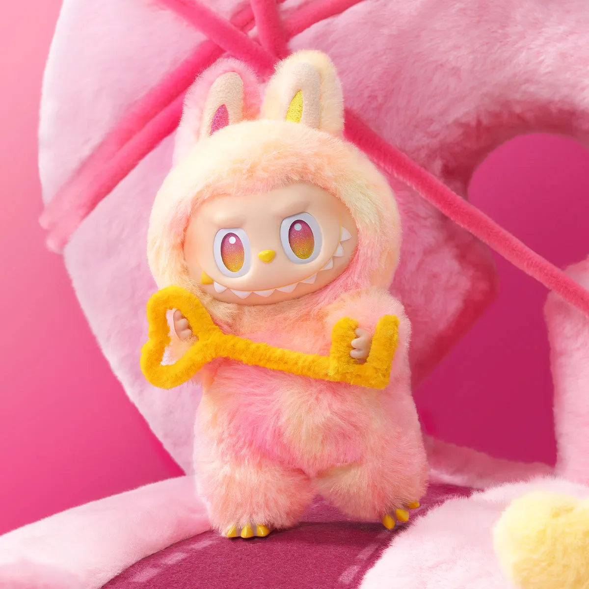 Display Labubu Big into Energy