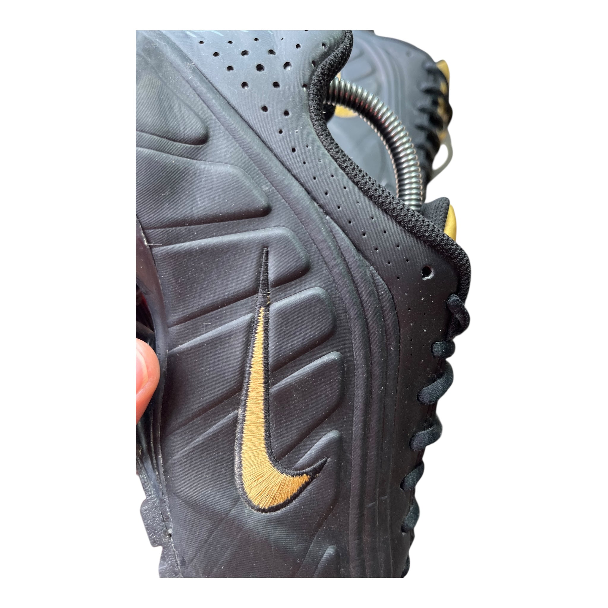 Nike Shox R4 Black Metallic Gold (40EU)