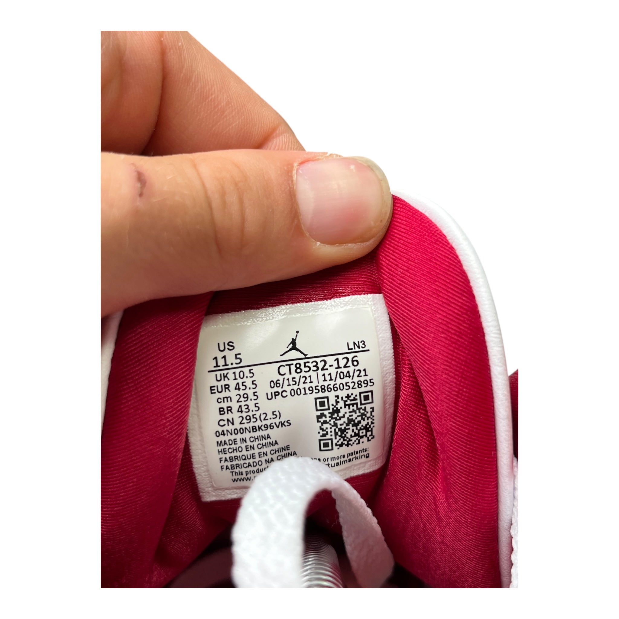 Jordan 3 Retro Cardinal Red (45.5EU)