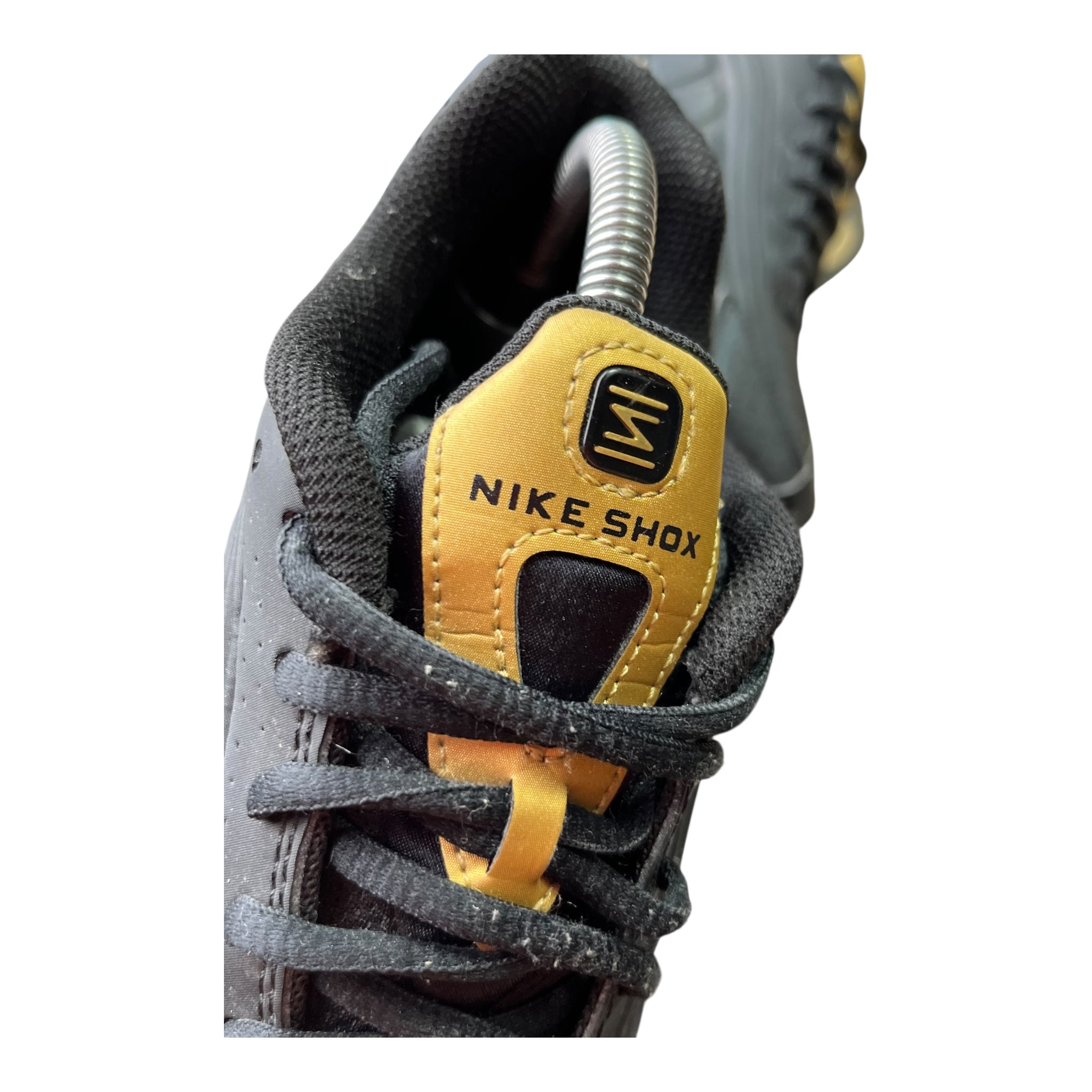 Nike Shox R4 Black Metallic Gold (40EU)
