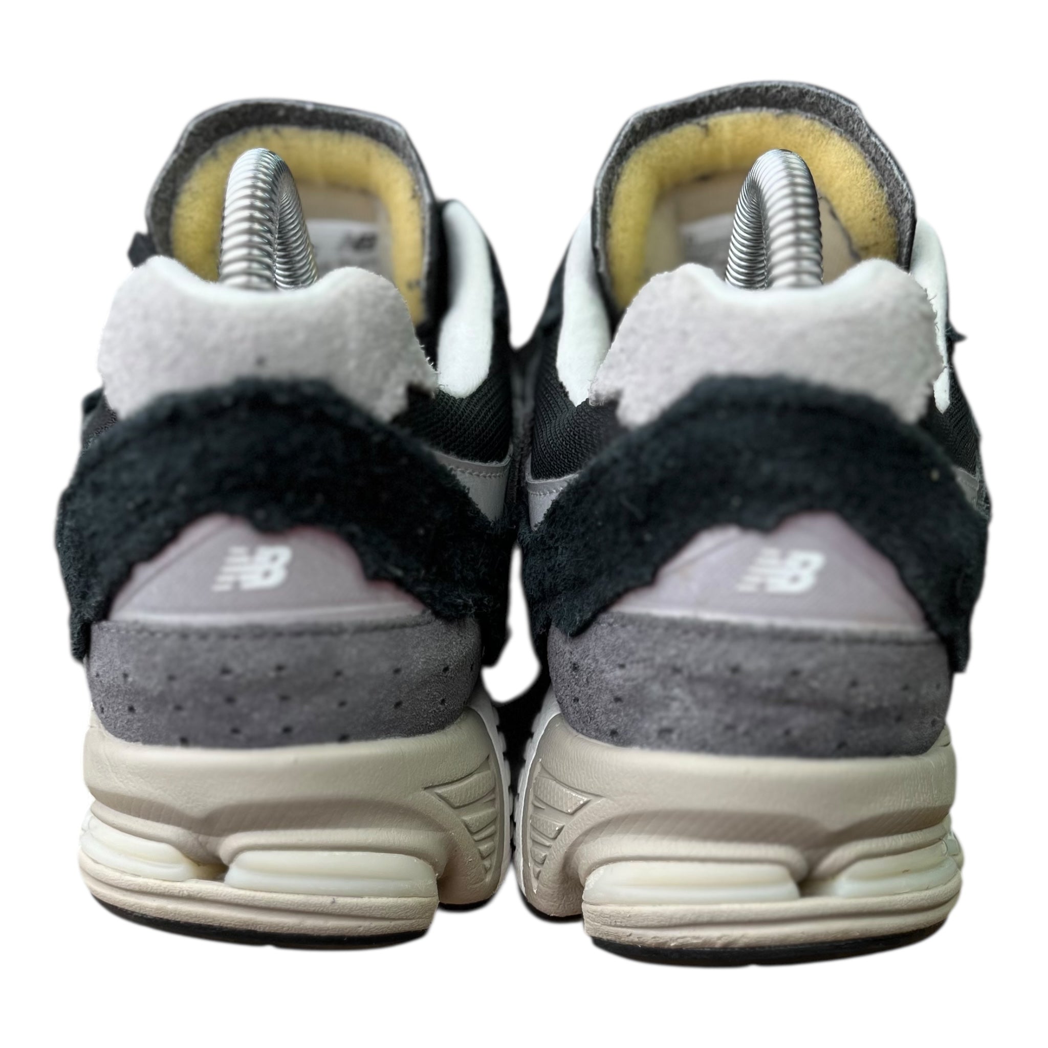 New Balance 2002R Protection Pack Black Grey (40.5EU)