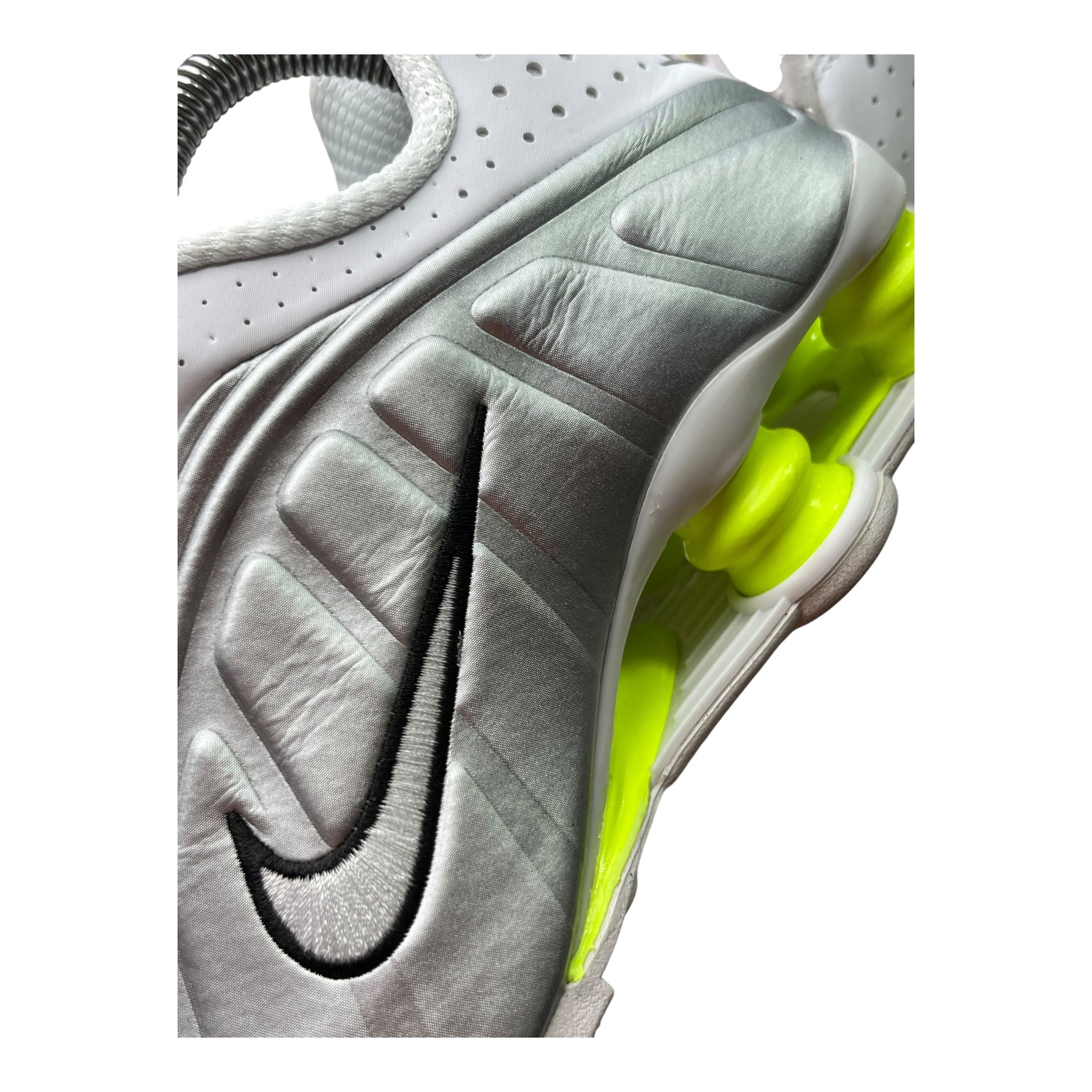 Nike Shox R4 Weiß Metallic Volt (40EU)
