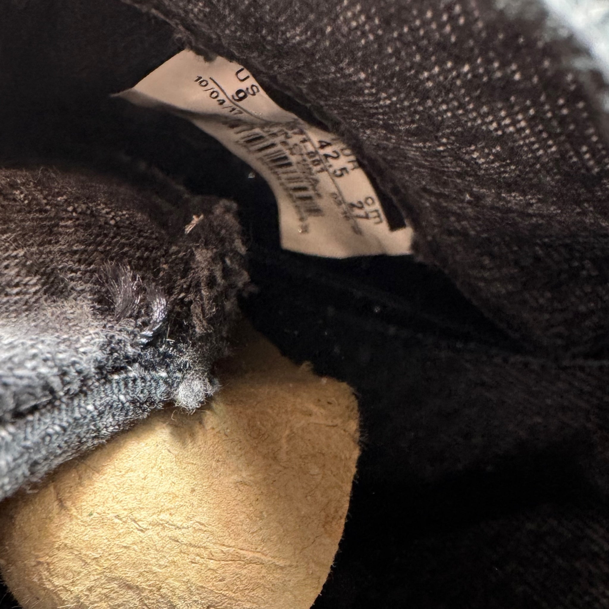 Jordan 4 Lévis (42.5EU)