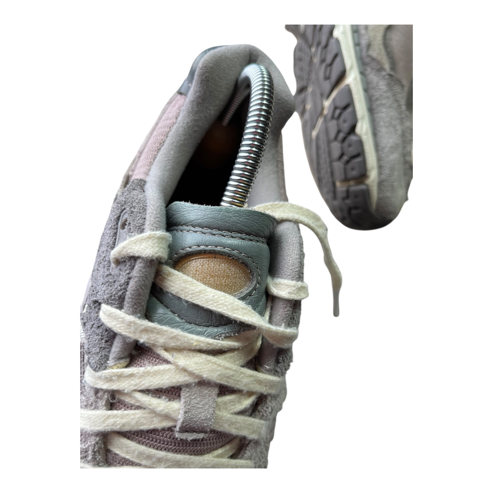New Balance 2002R Protection Pack Neujahr Dusty Lilac (42EU)