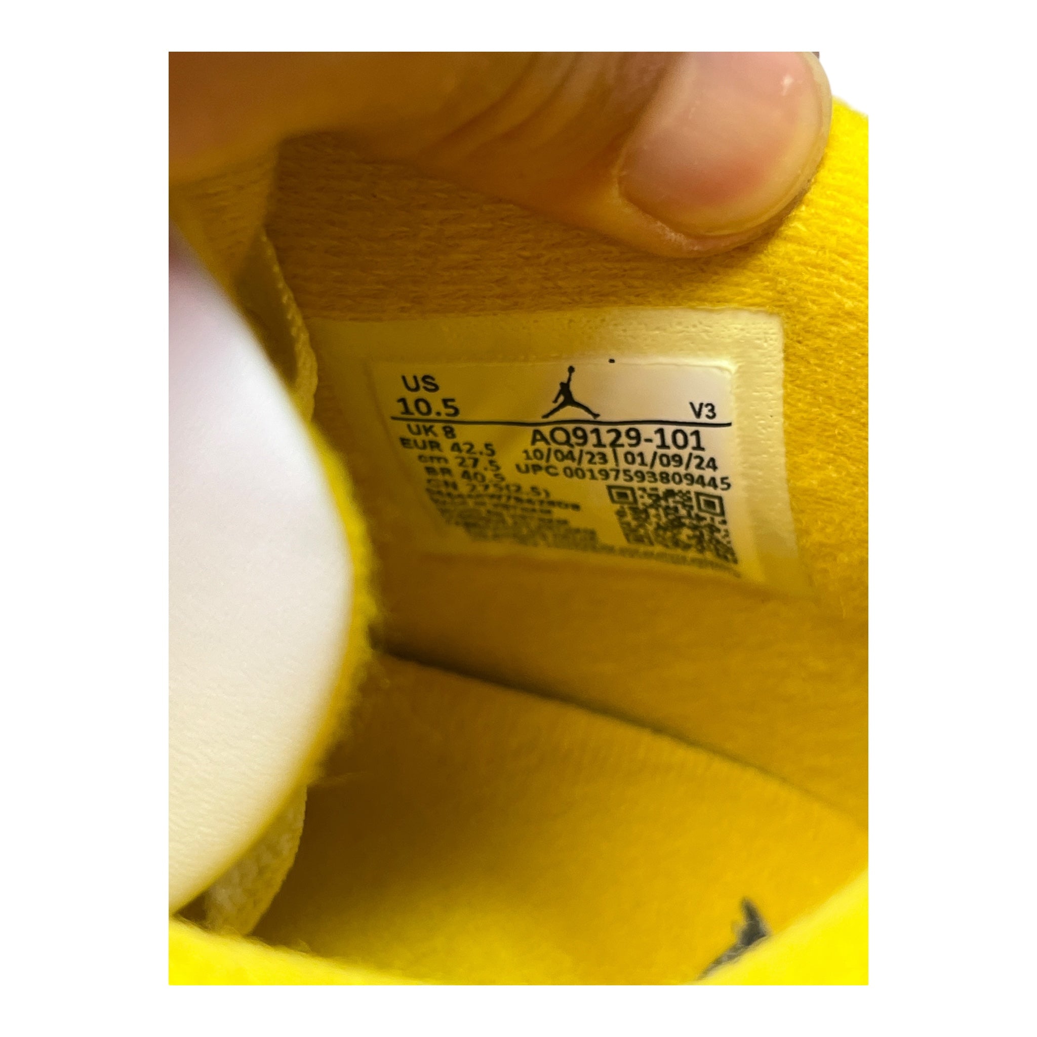 Jordan 4 Retro Vivid Sulfur (42.5EU)
