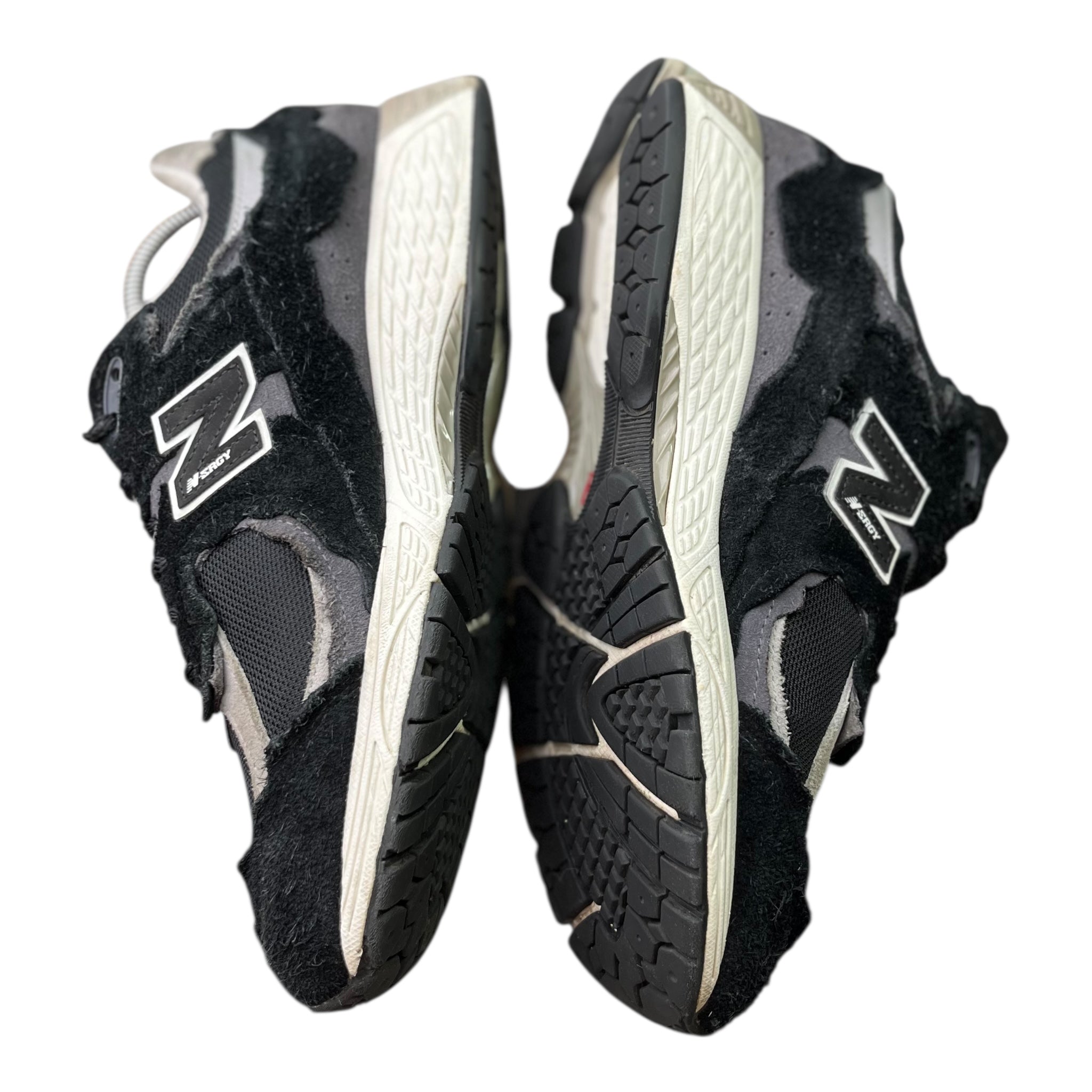 New Balance 2002R Schutzpaket Schwarz Grau (42EU)
