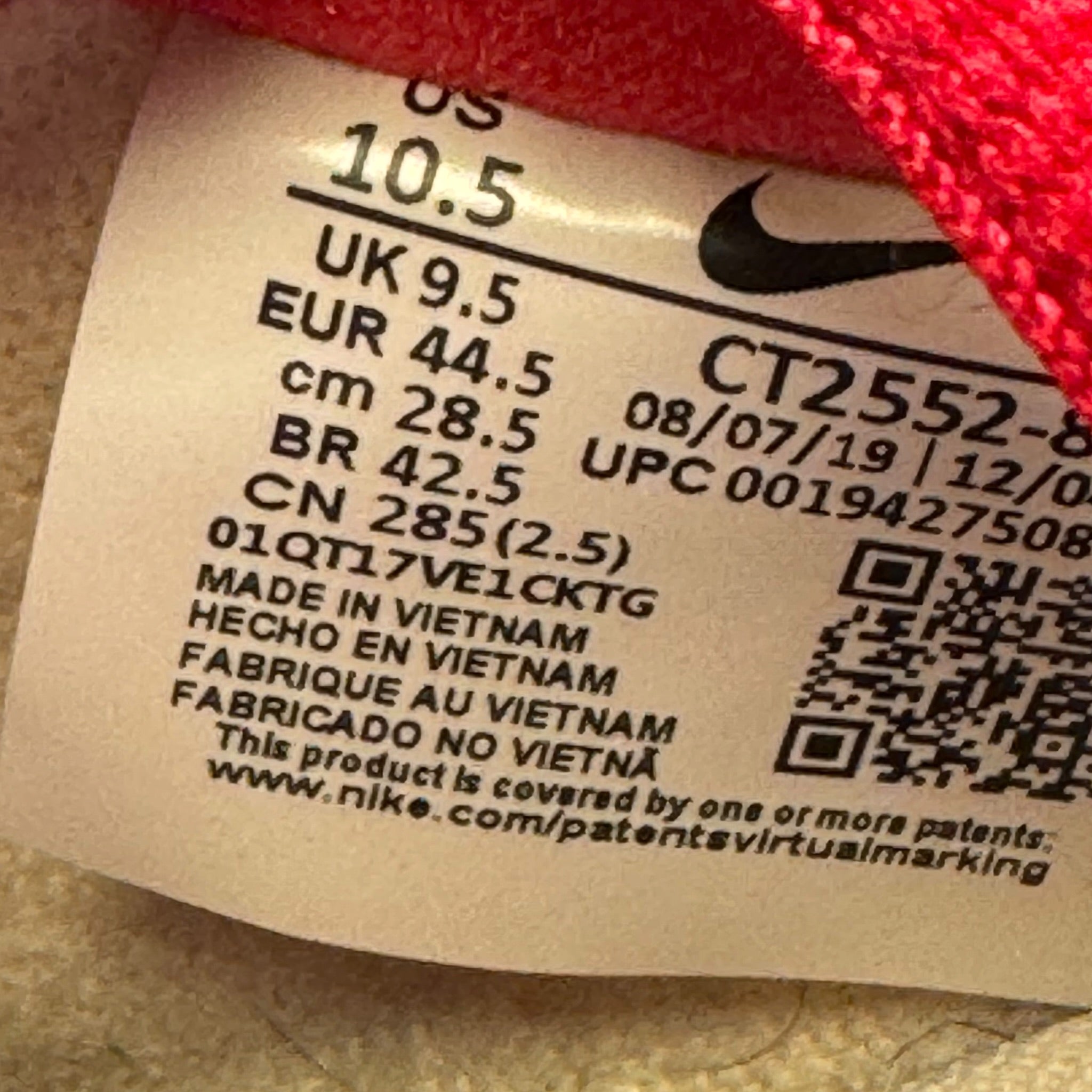 Dunk SB Low Strange Love (44.5EU)