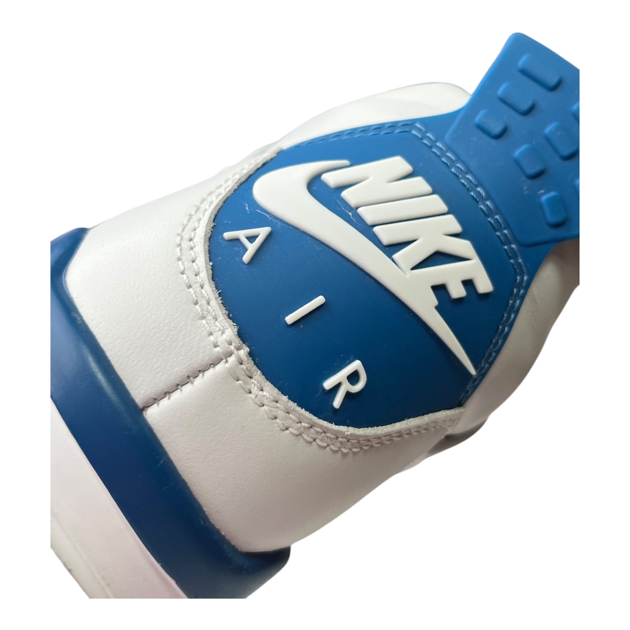 Jordan 4 Retro Military Blue (43EU)