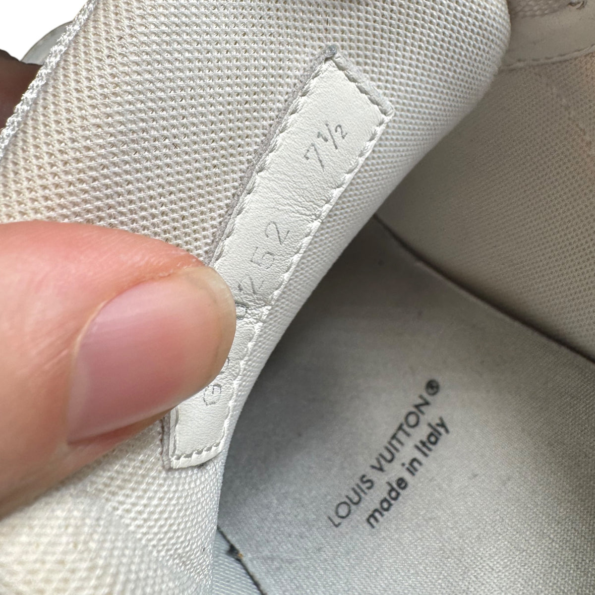 Louis Vuitton Trainer (42.5E)