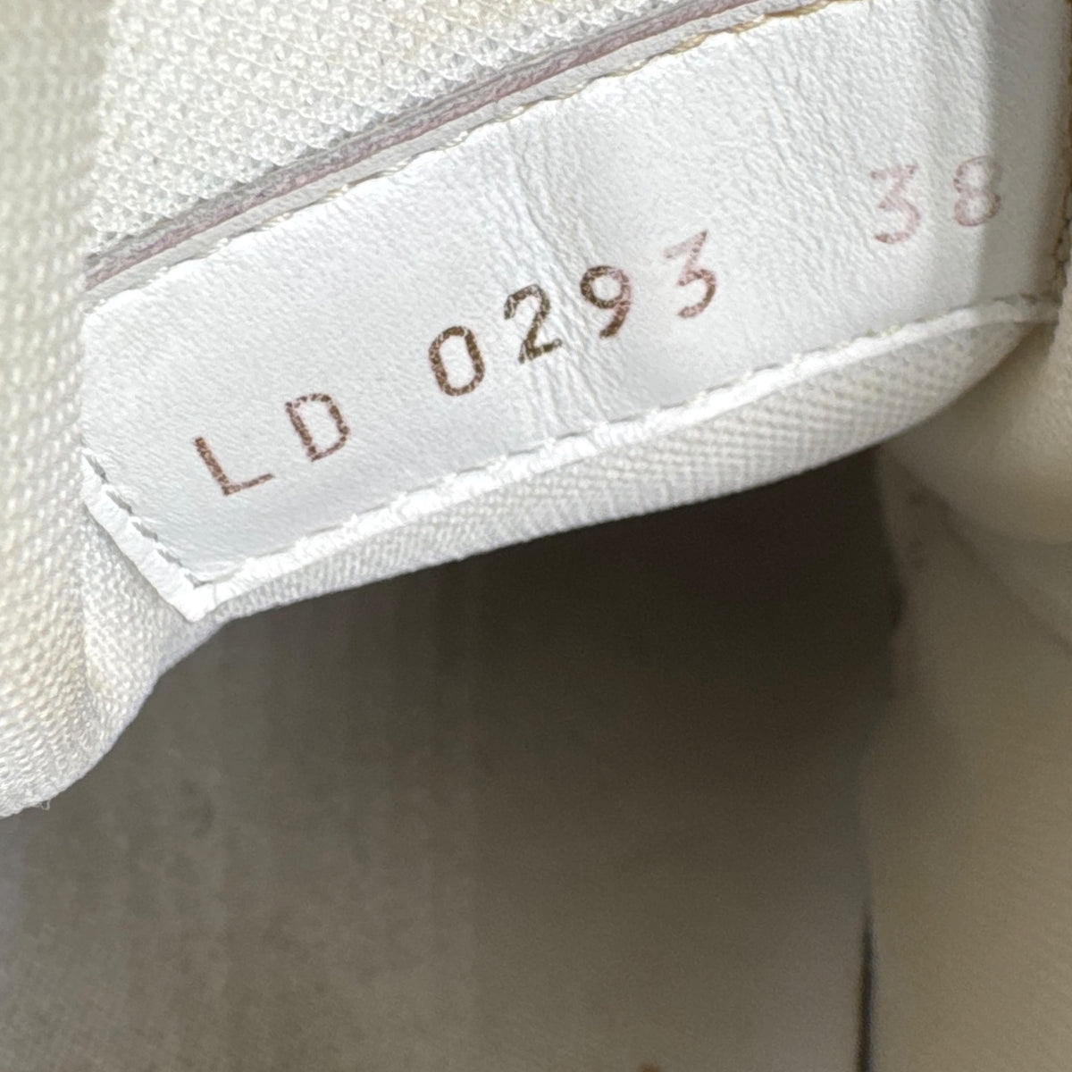 Louis Vuitton Trainer (38)