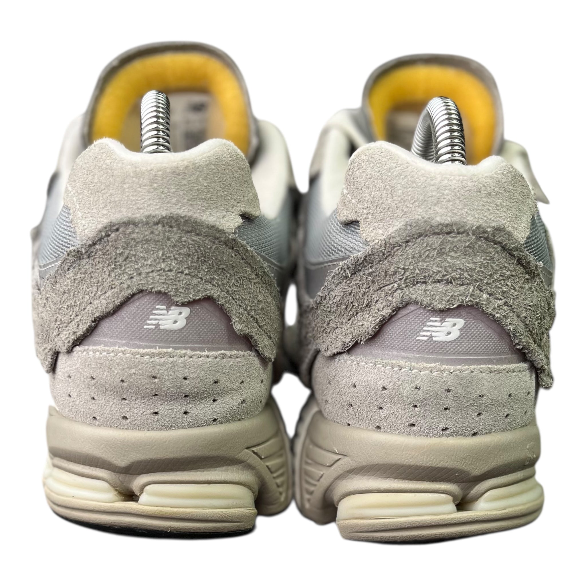New Balance 2002R Protection Pack Grau (41.5EU)
