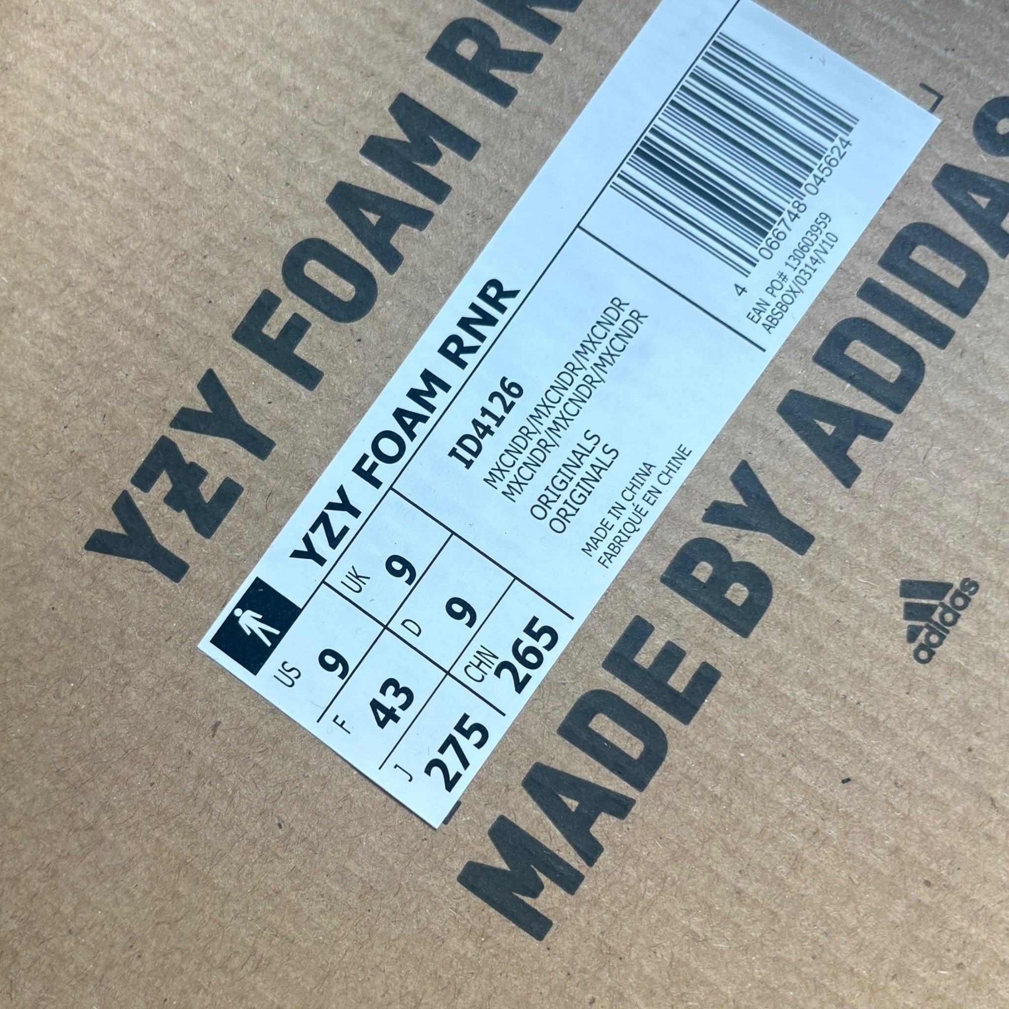 Yeezy Foam Runner (43EU)