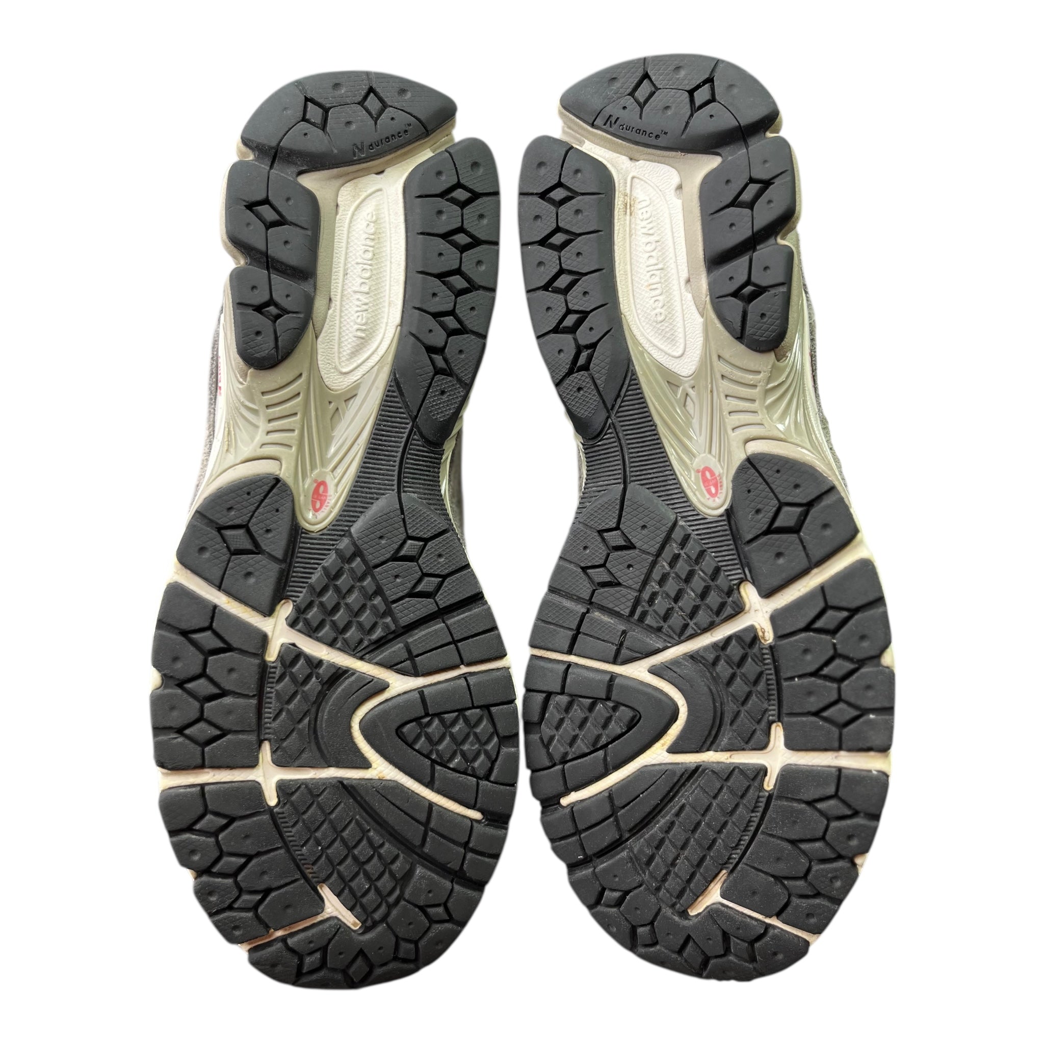 New Balance 2002R Protection Pack Grau (41.5EU)