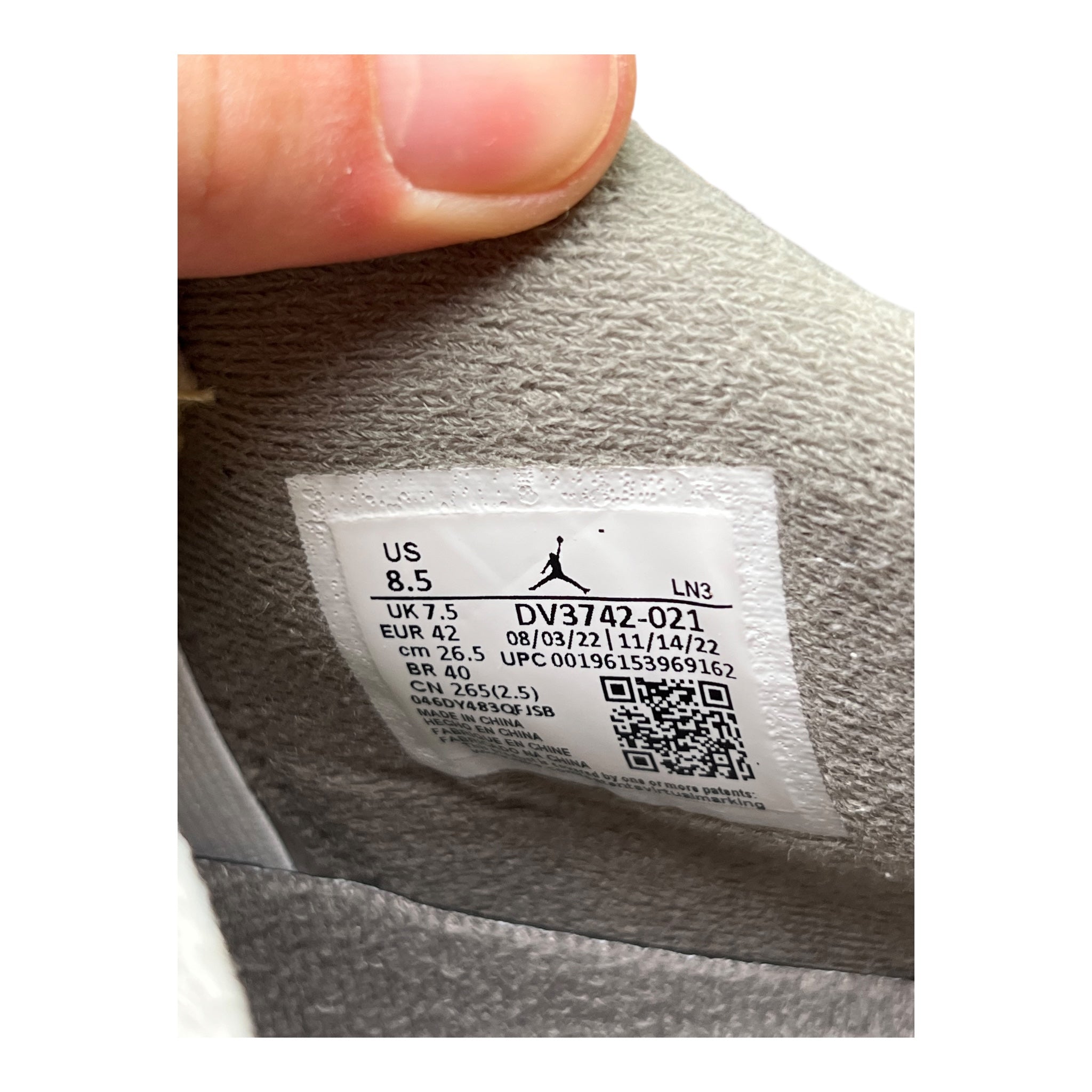 Jordan 4 Retro Photon Dust Craft (42EU)