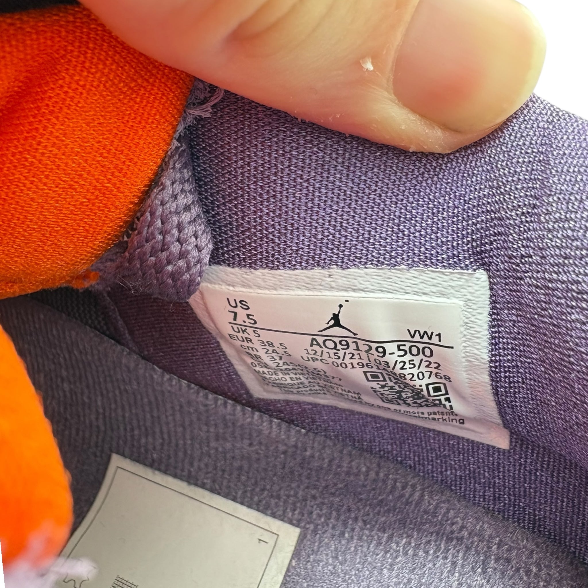 Jordan 4 Canyon Purple (38.5EU)