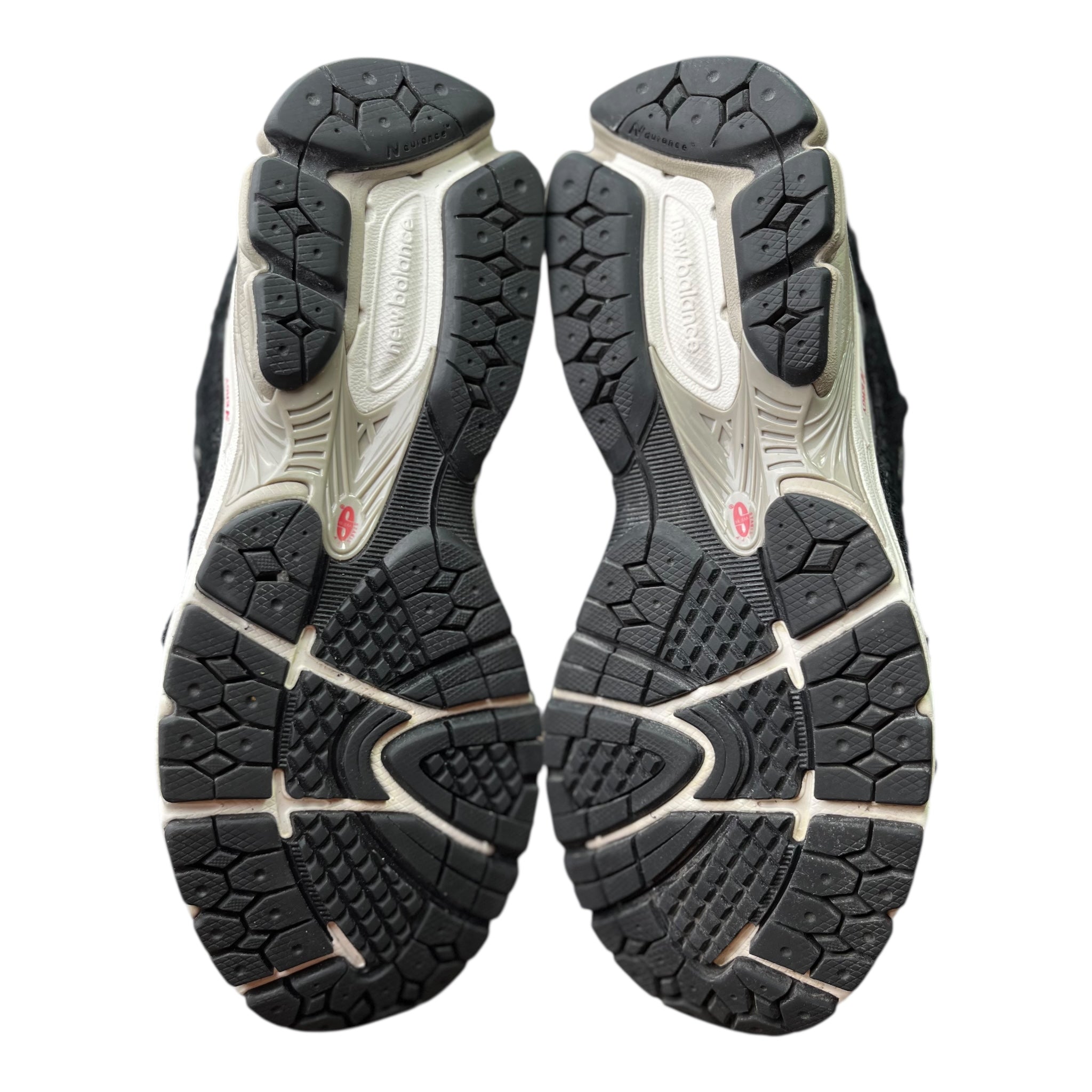 New Balance 2002R Protection Pack Black Grey (37EU)