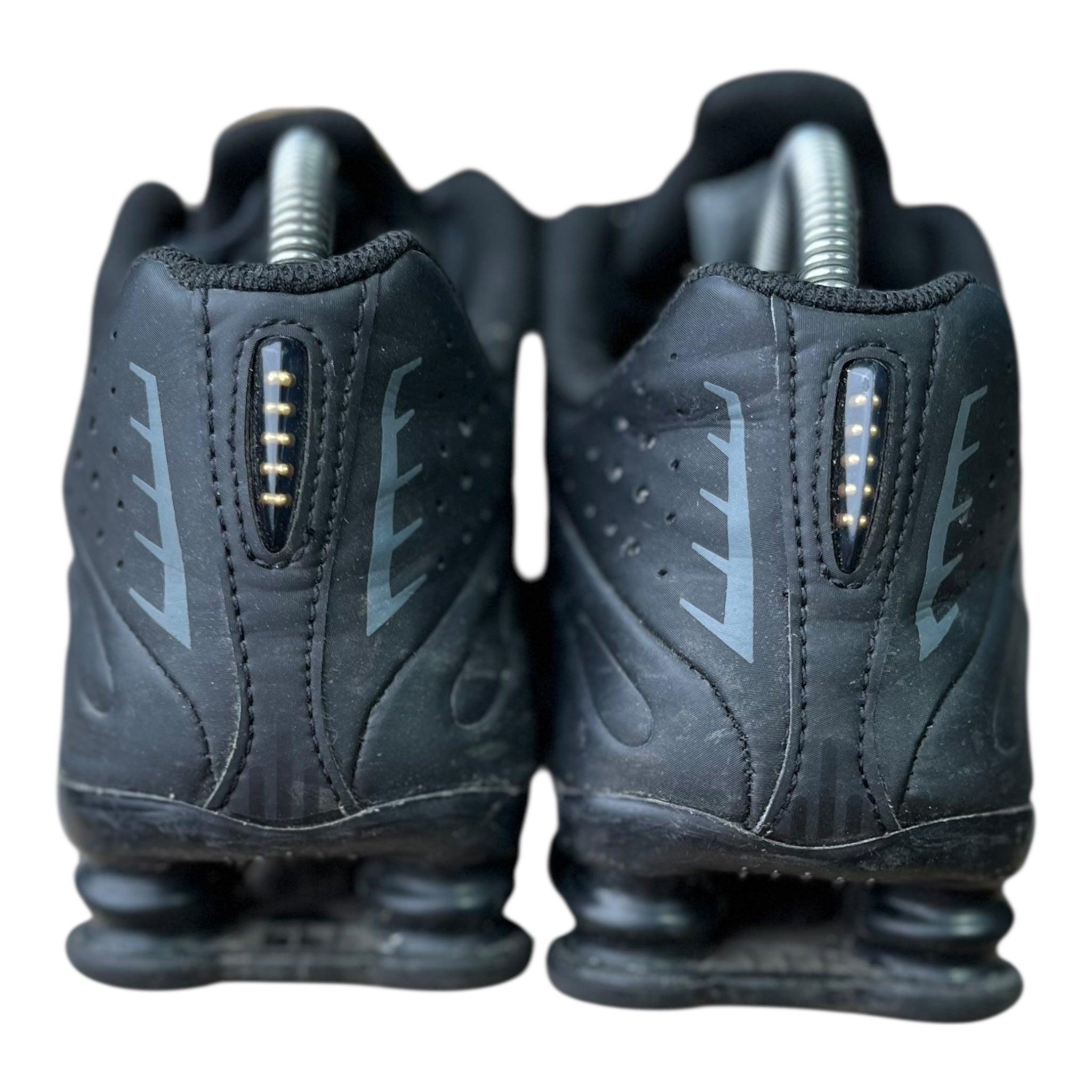 Nike Shox R4 Black Metallic Gold (40EU)