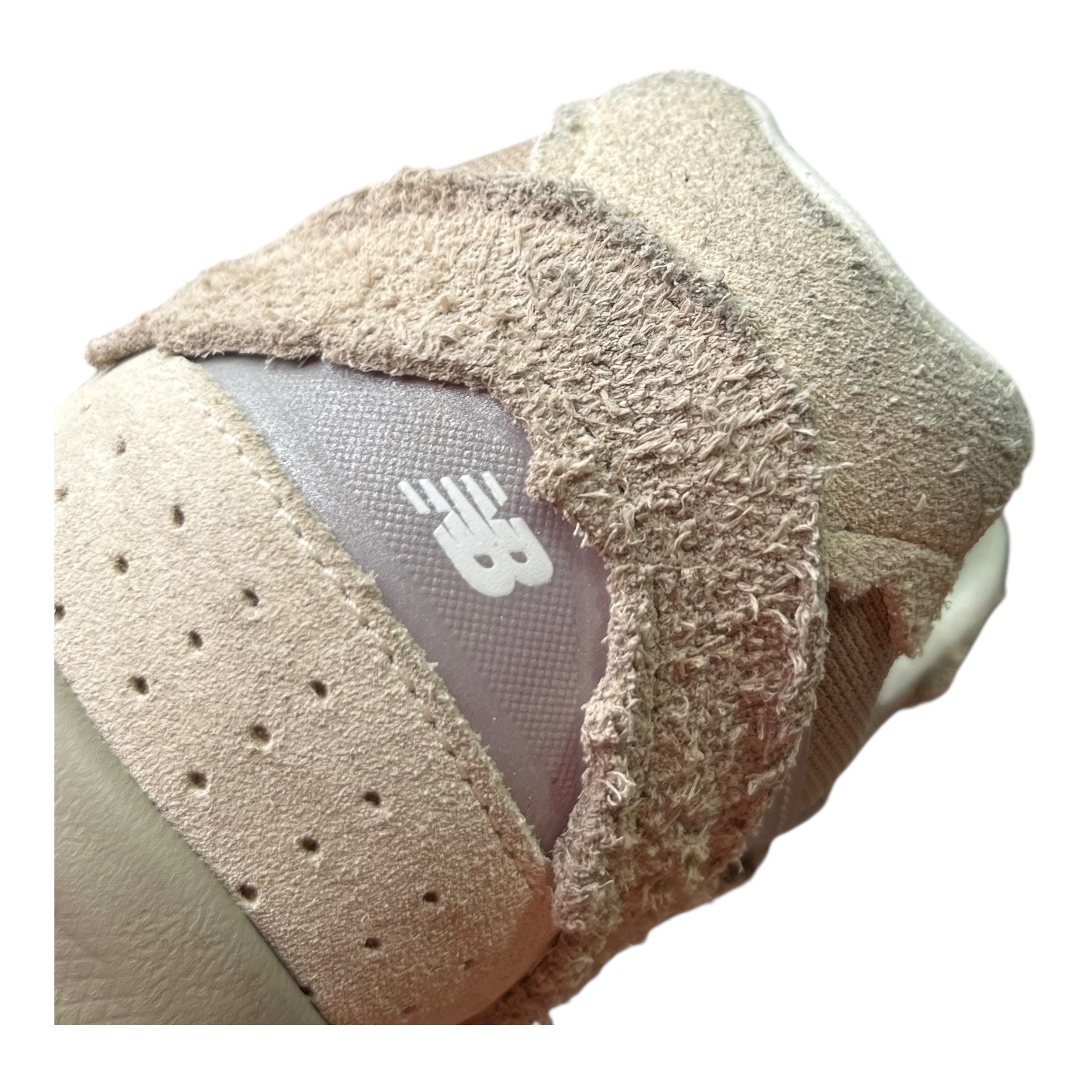 New Balance 2002R Schutzpaket Driftwood (43EU)
