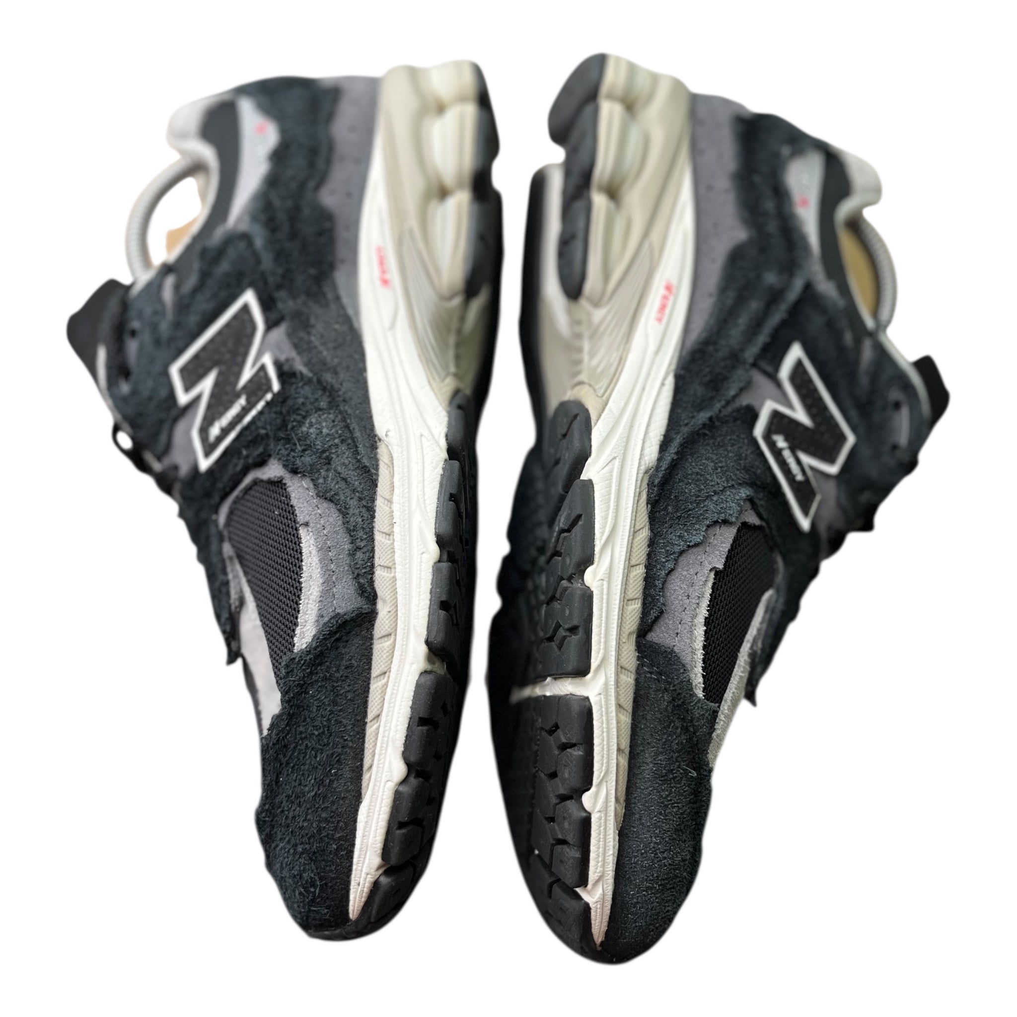 New Balance 2002R Protection Pack Black Grey (40.5EU)