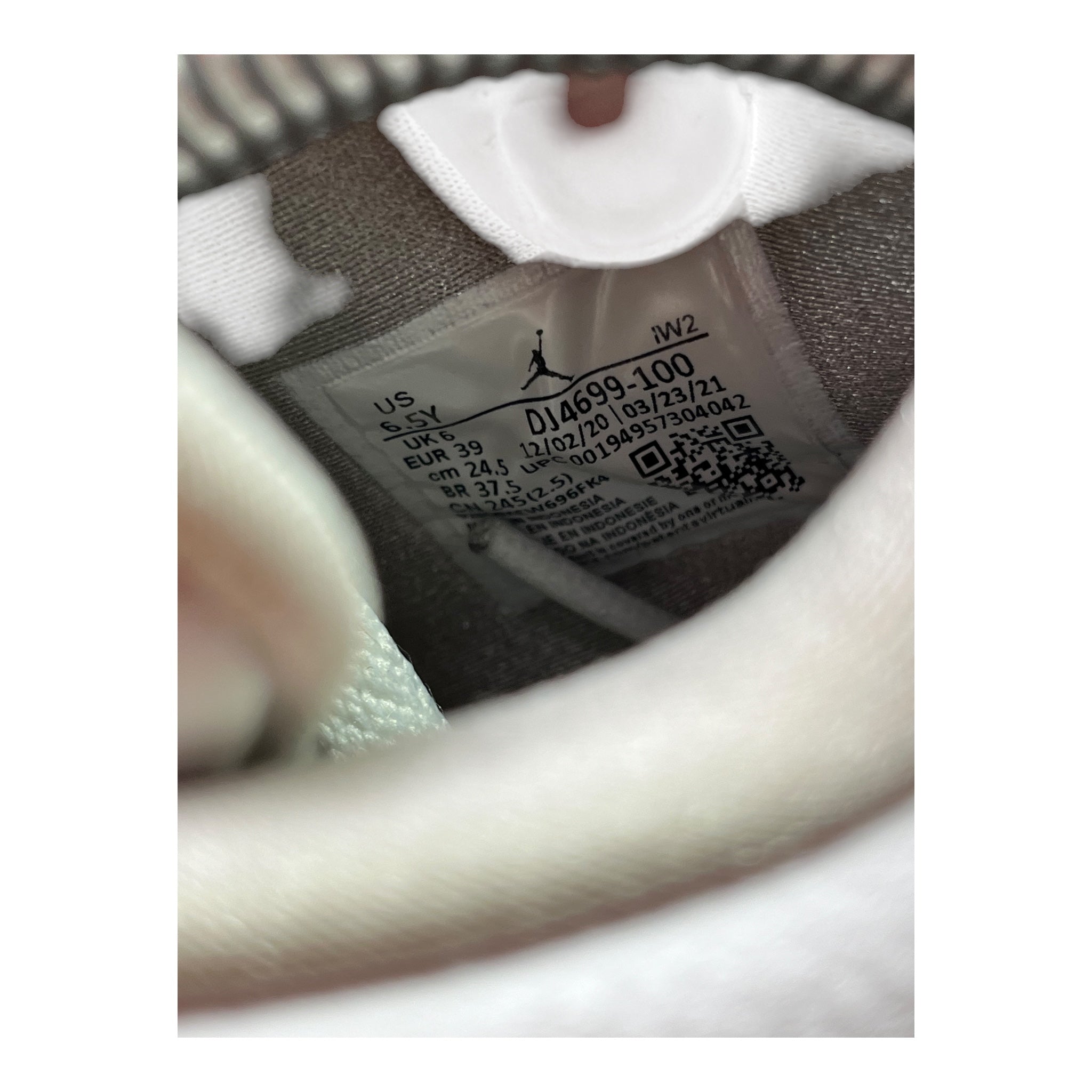 Jordan 4 Retro White Oreo (39EU)