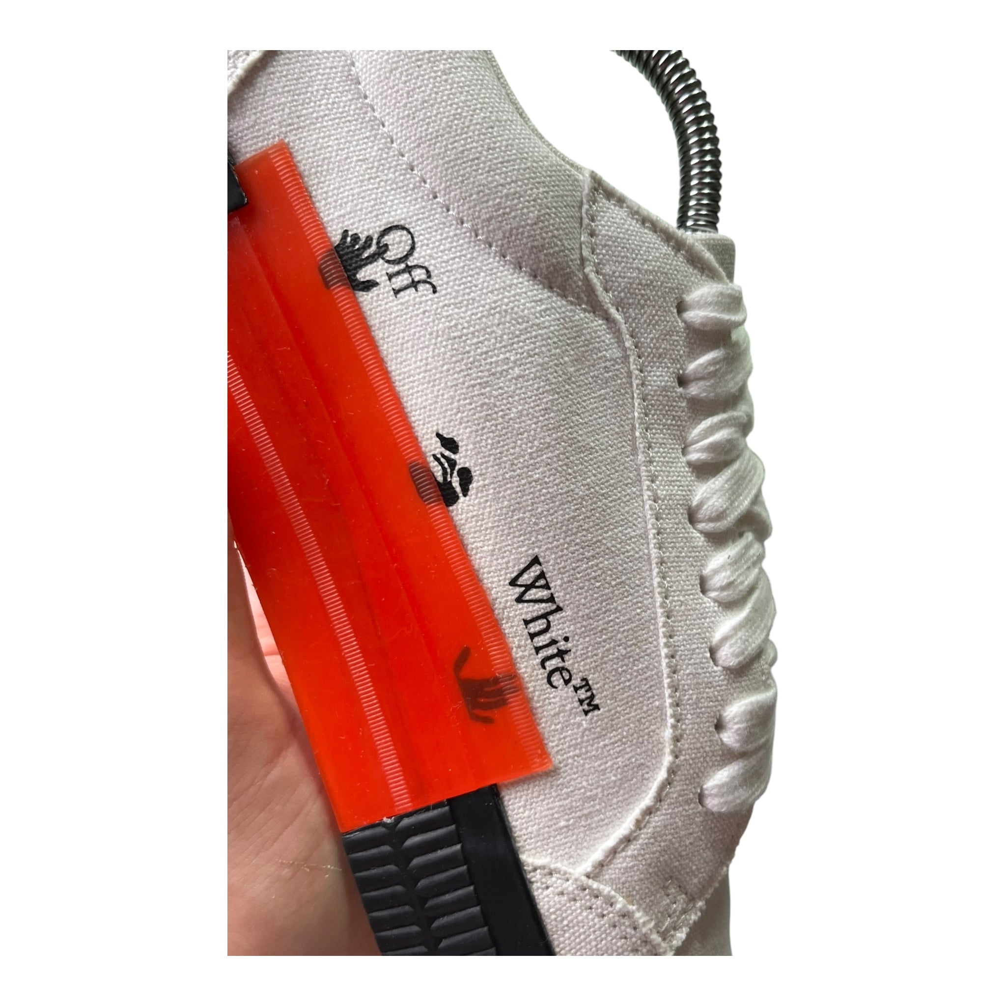 Off-White Vulcanized White Black (44EU)