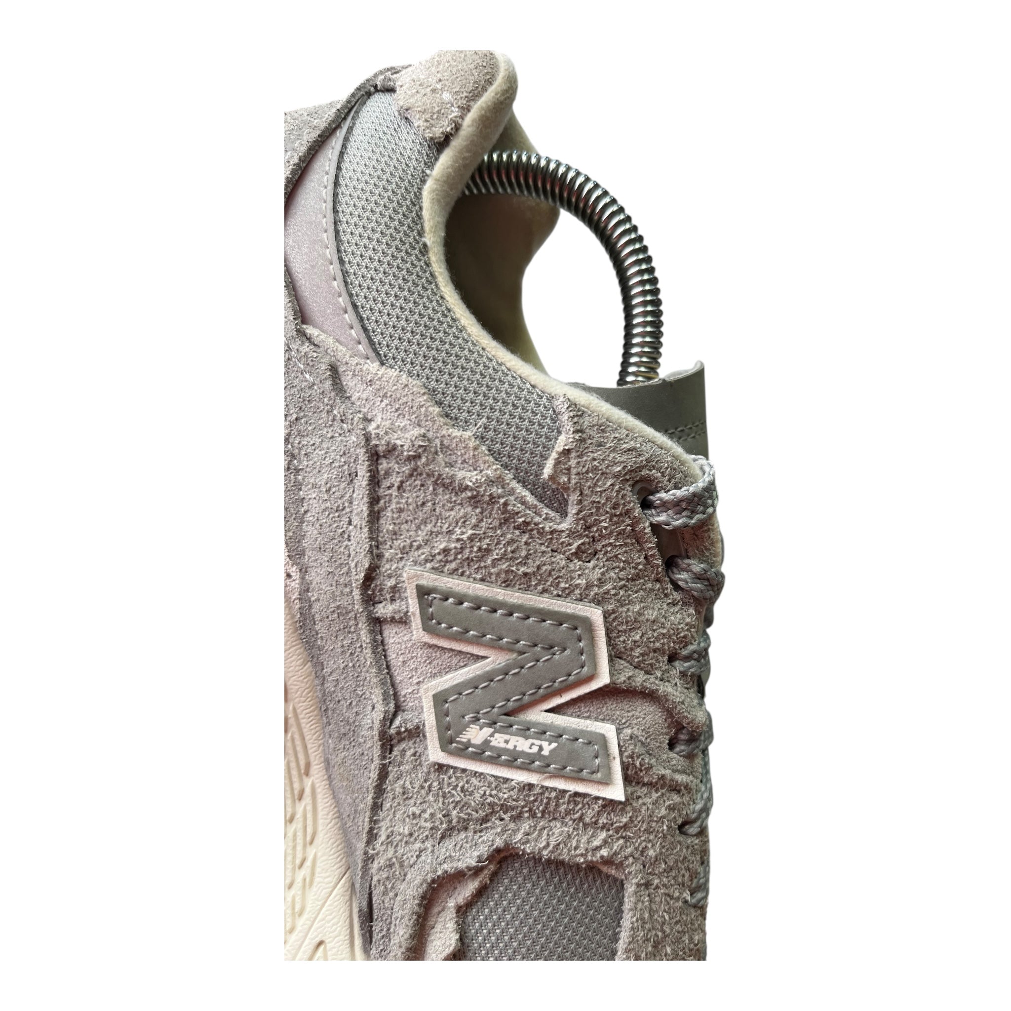 New Balance 2002R Protection Pack Grey (42EU)
