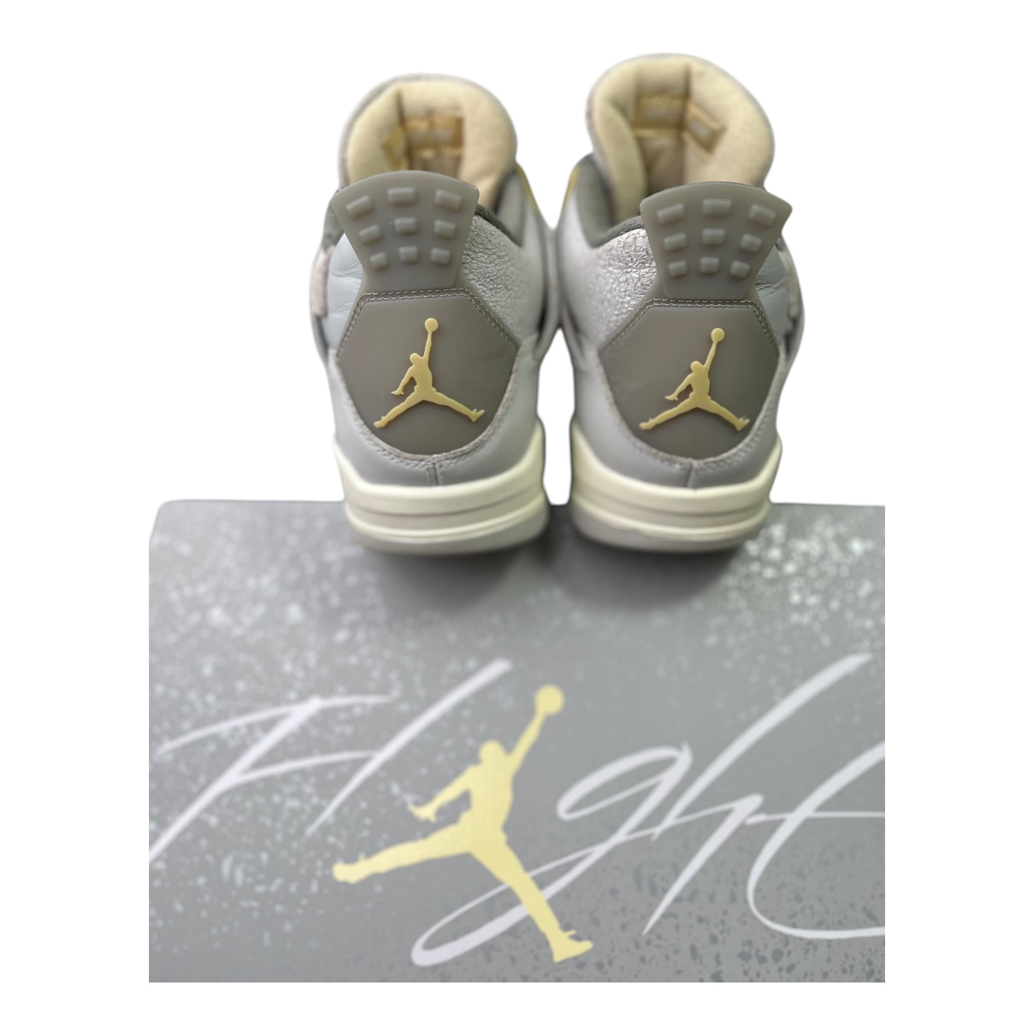 Jordan 4 Retro Photon Dust Craft (44.5EU)