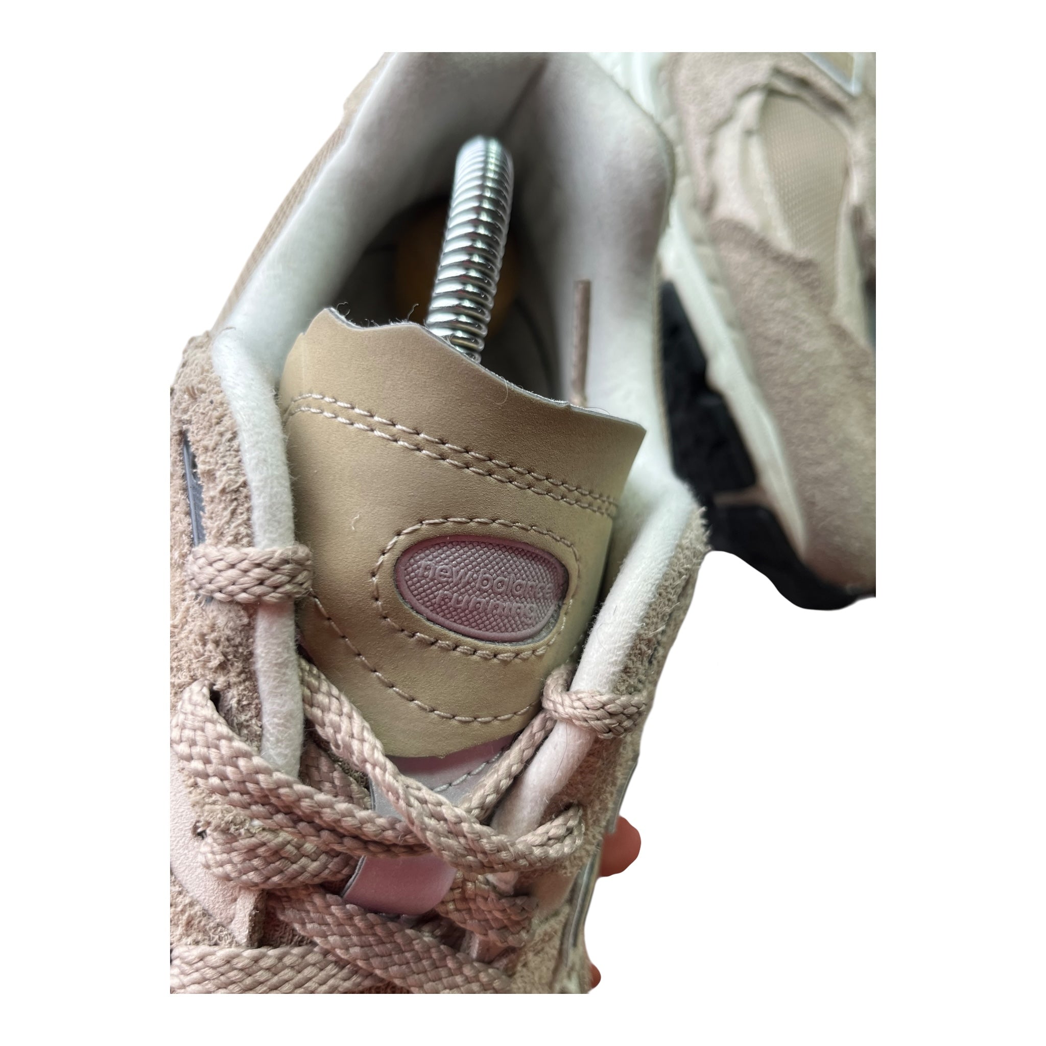 New Balance 2002R Schutzpaket Driftwood (43EU)