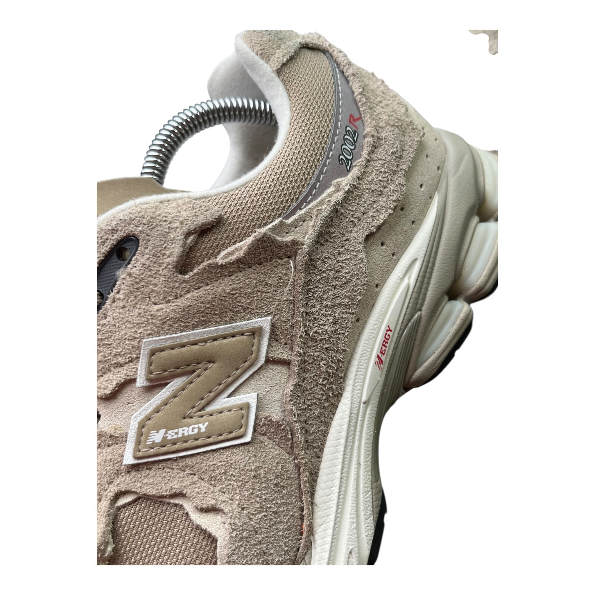 New Balance 2002R Schutzpaket Driftwood (43EU)