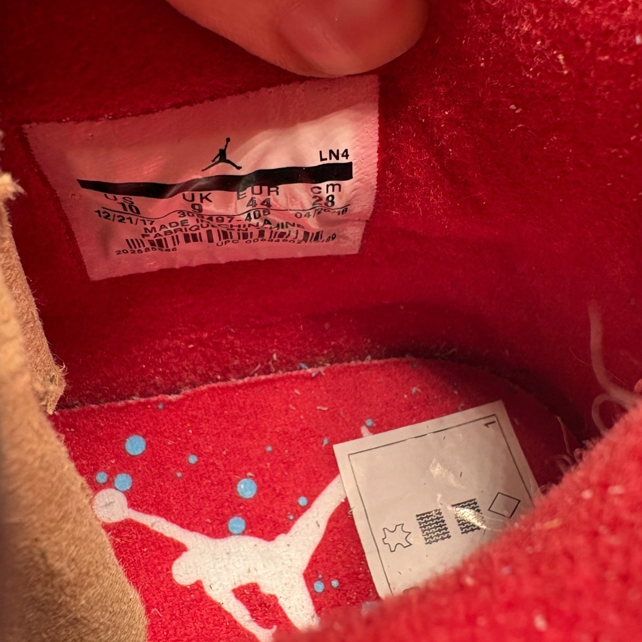Jordan 4 Travis Scott DS (44EU)