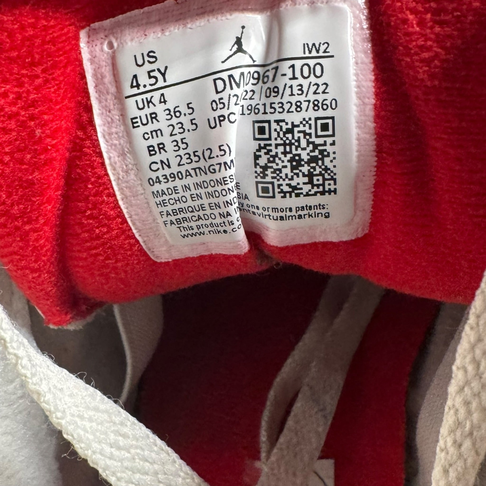 Jordan 3 Reimagined (36.5EU)