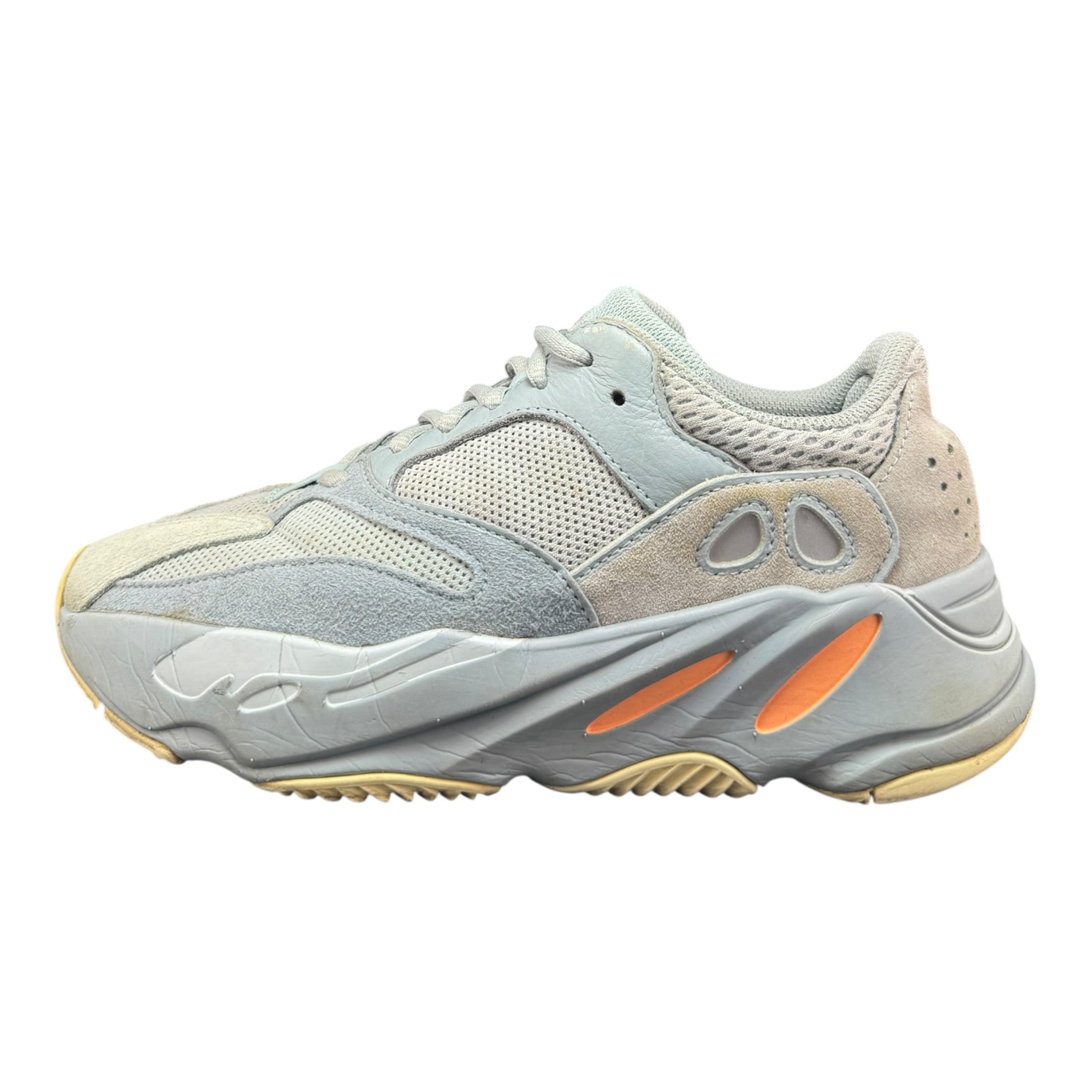 Yeezy Boost 700 Inertia (39.5EU)
