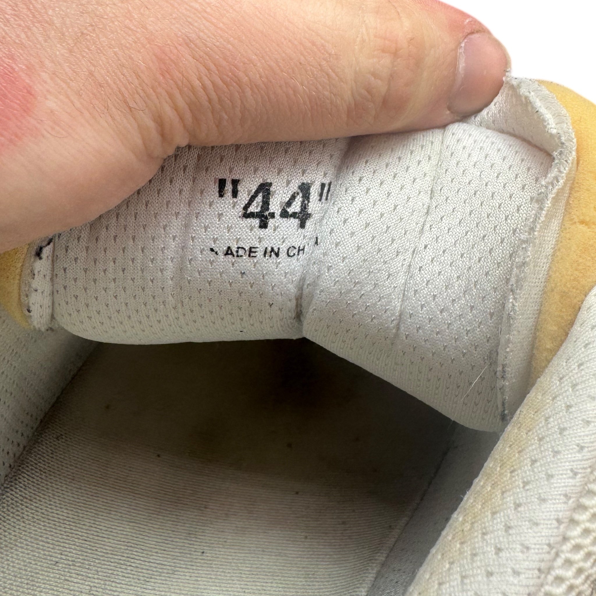 Off-White Be Right Back (44EU)