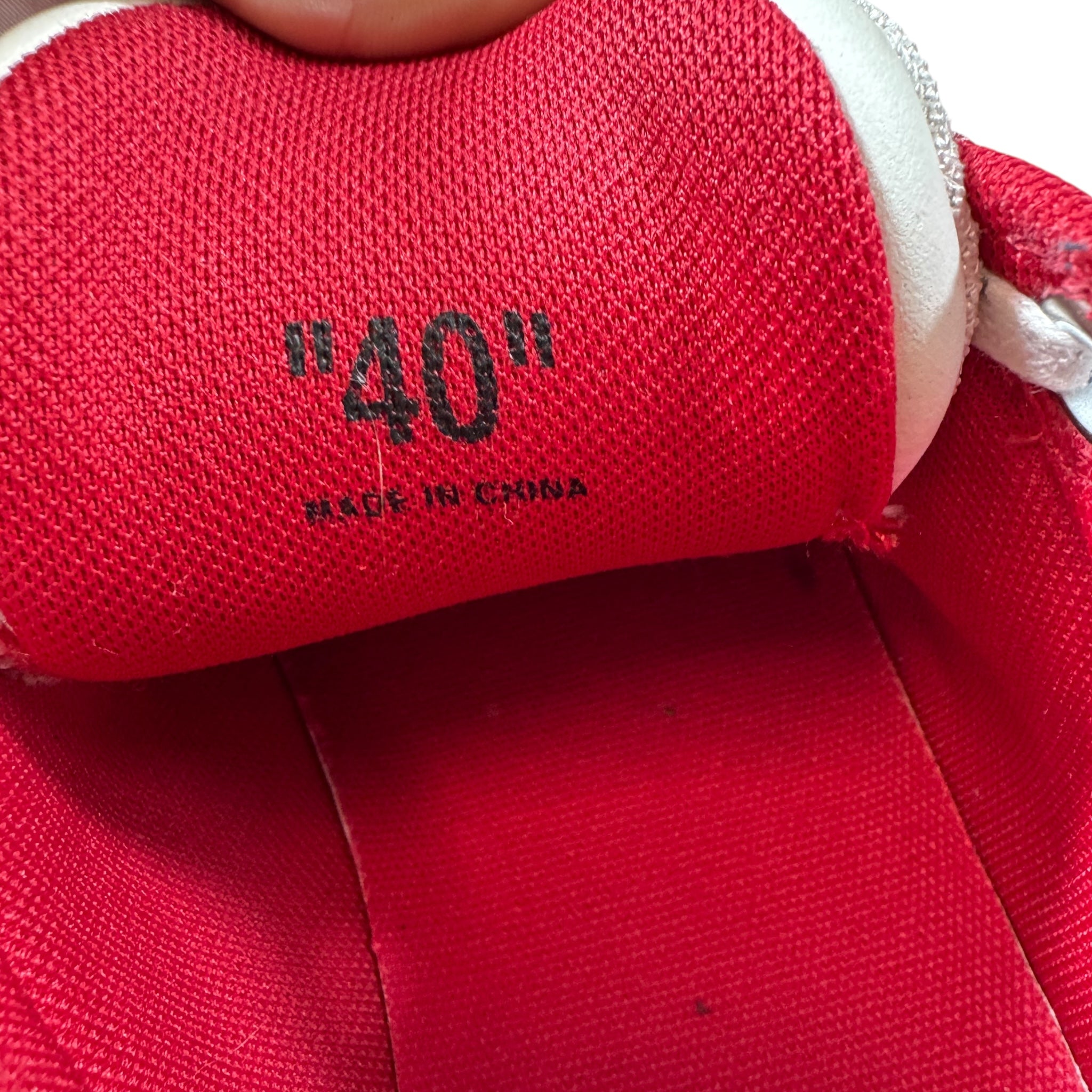 Off White Out Of Office (40EU)