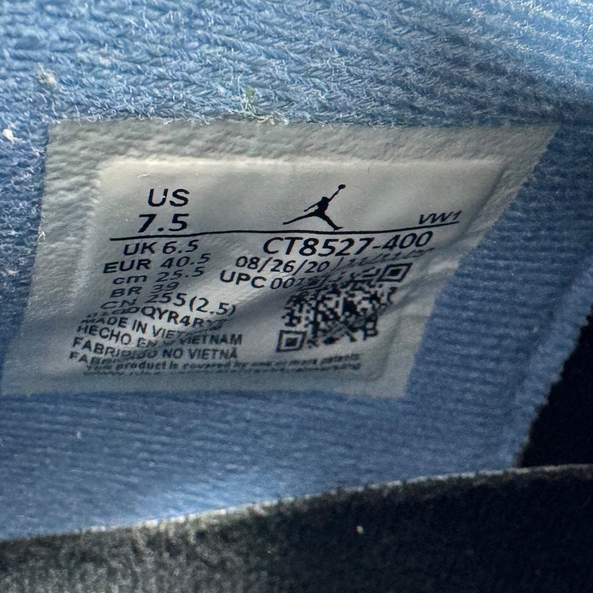 Jordan 4 University Blue (40.5EU)