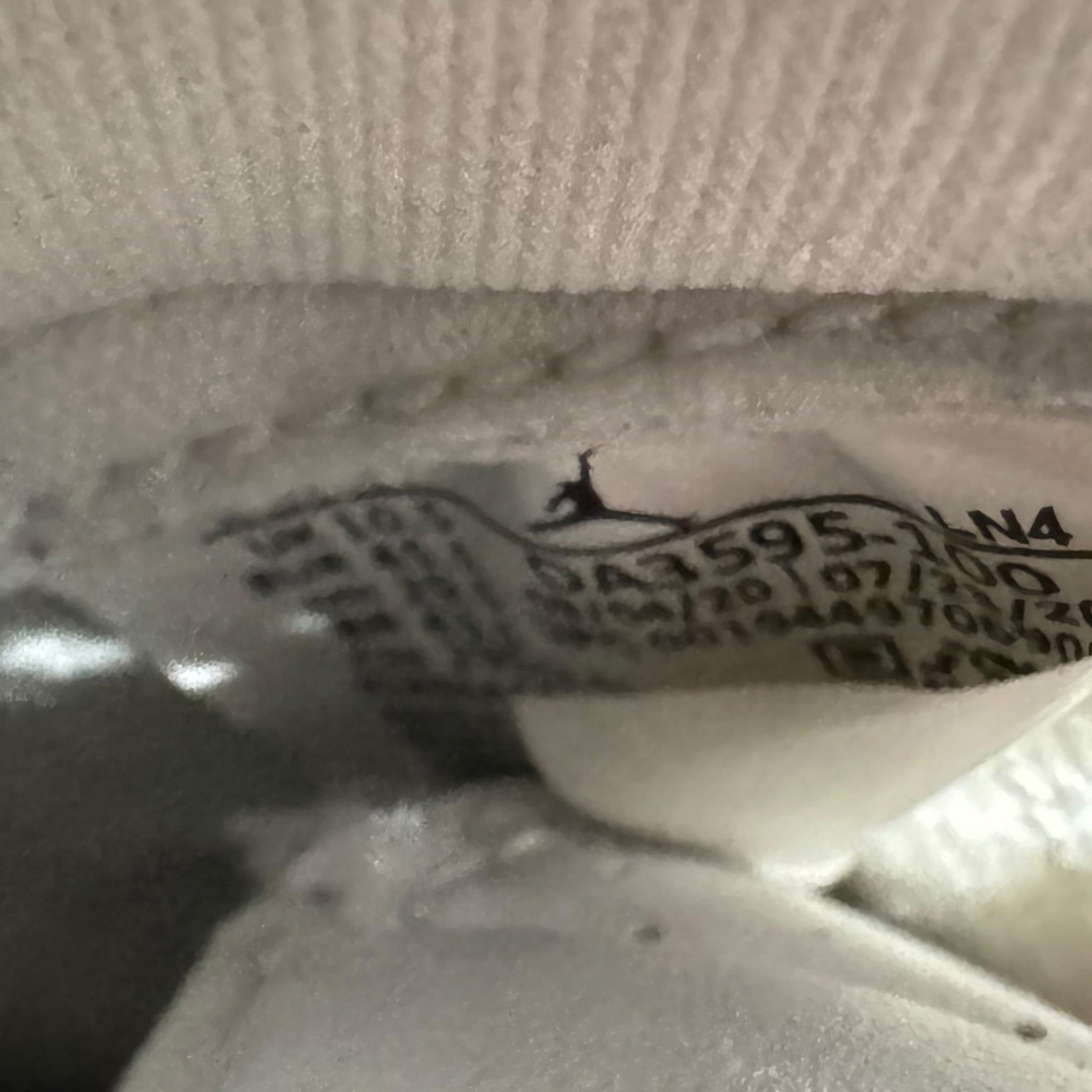 Jordan 3 Fragment (45.5EU)