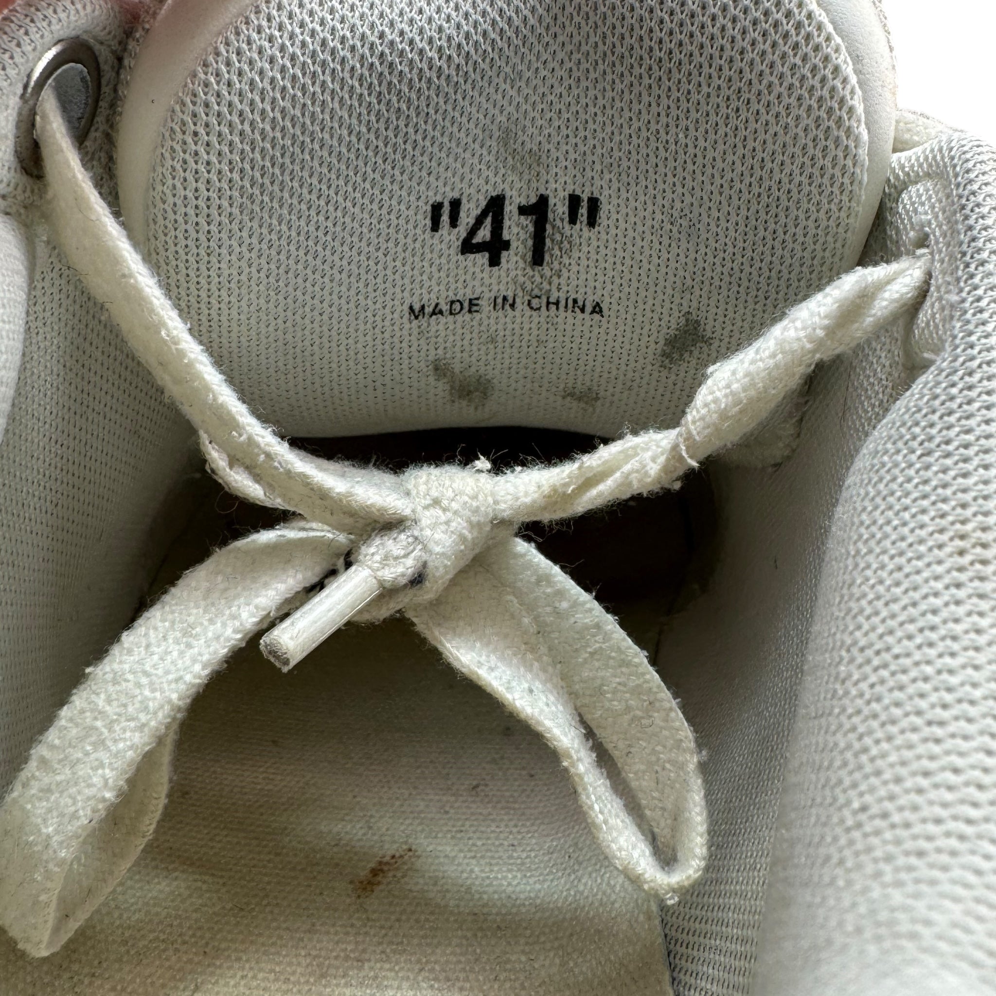 Off-White Out Off Office (41EU)