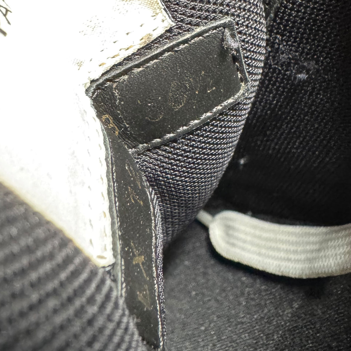 Louis Vuitton Trainer (36.5EU)